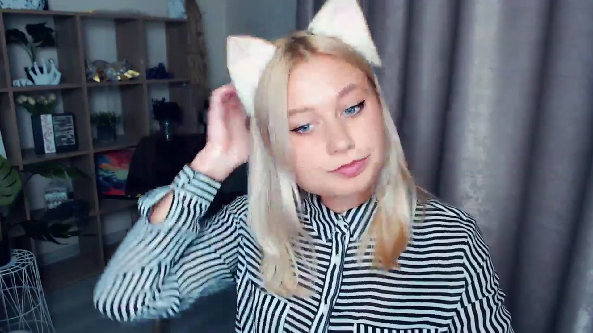 Gallery image thumbnail from Kukla_kolduna's myfreecams stream on, 10/25/2025, 16:45 image 8 of 20