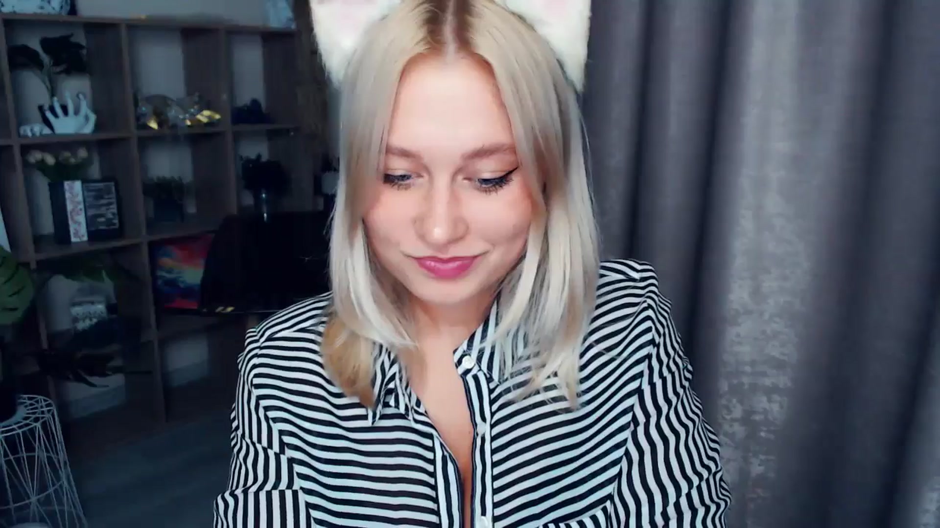 Gallery image thumbnail from Kukla_kolduna's myfreecams stream on, 10/25/2025, 16:45 image 15 of 20