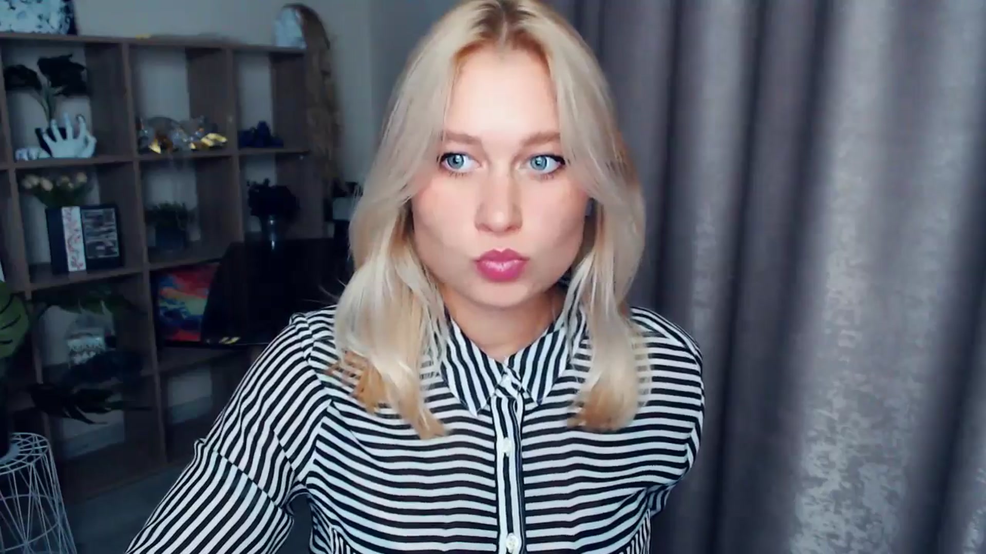 Gallery image thumbnail from Kukla_kolduna's myfreecams stream on, 10/25/2025, 18:16 image 13 of 20