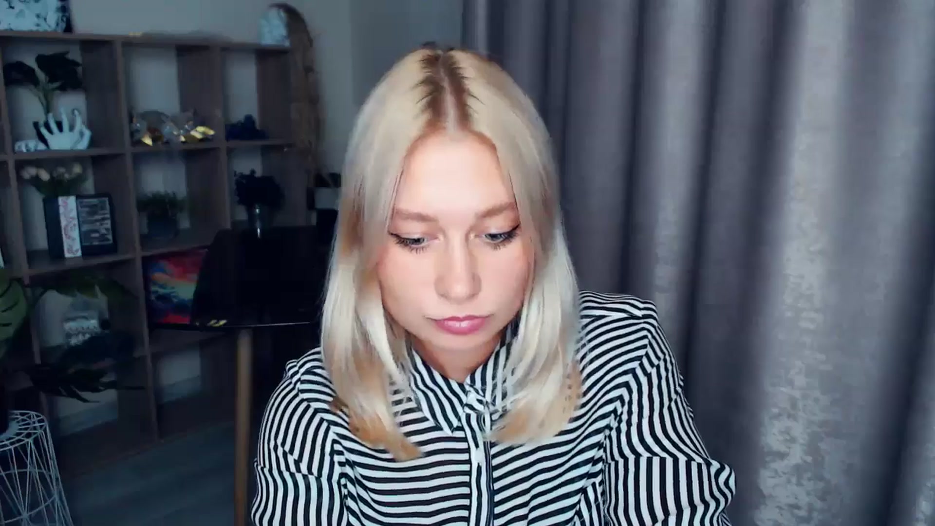 Gallery image thumbnail from Kukla_kolduna's myfreecams stream on, 10/25/2025, 18:16 image 18 of 20