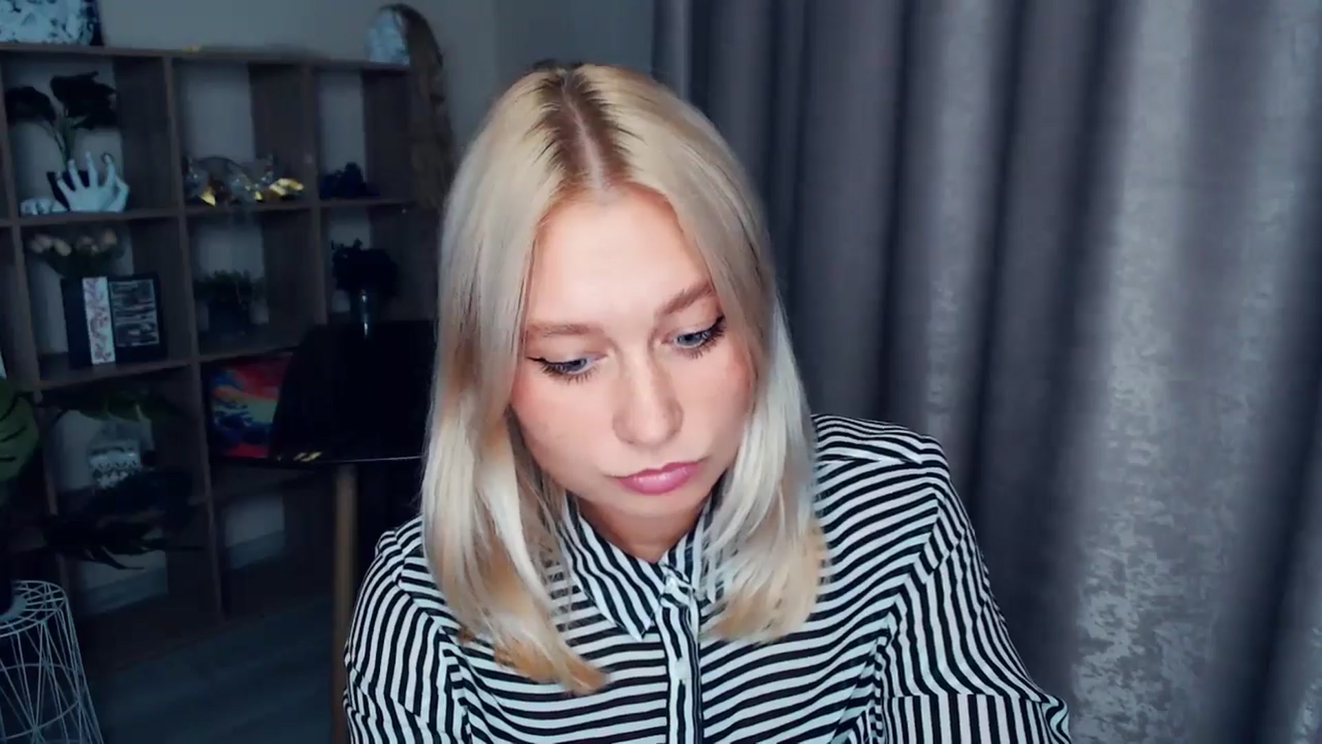 Gallery image thumbnail from Kukla_kolduna's myfreecams stream on, 10/25/2025, 18:16 image 16 of 20