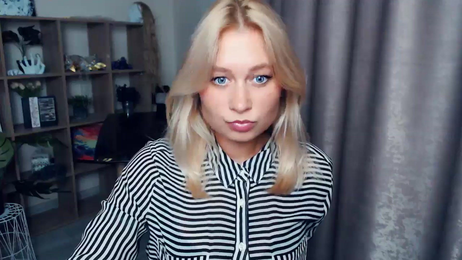 Gallery image thumbnail from Kukla_kolduna's myfreecams stream on, 10/25/2025, 18:16 image 10 of 20