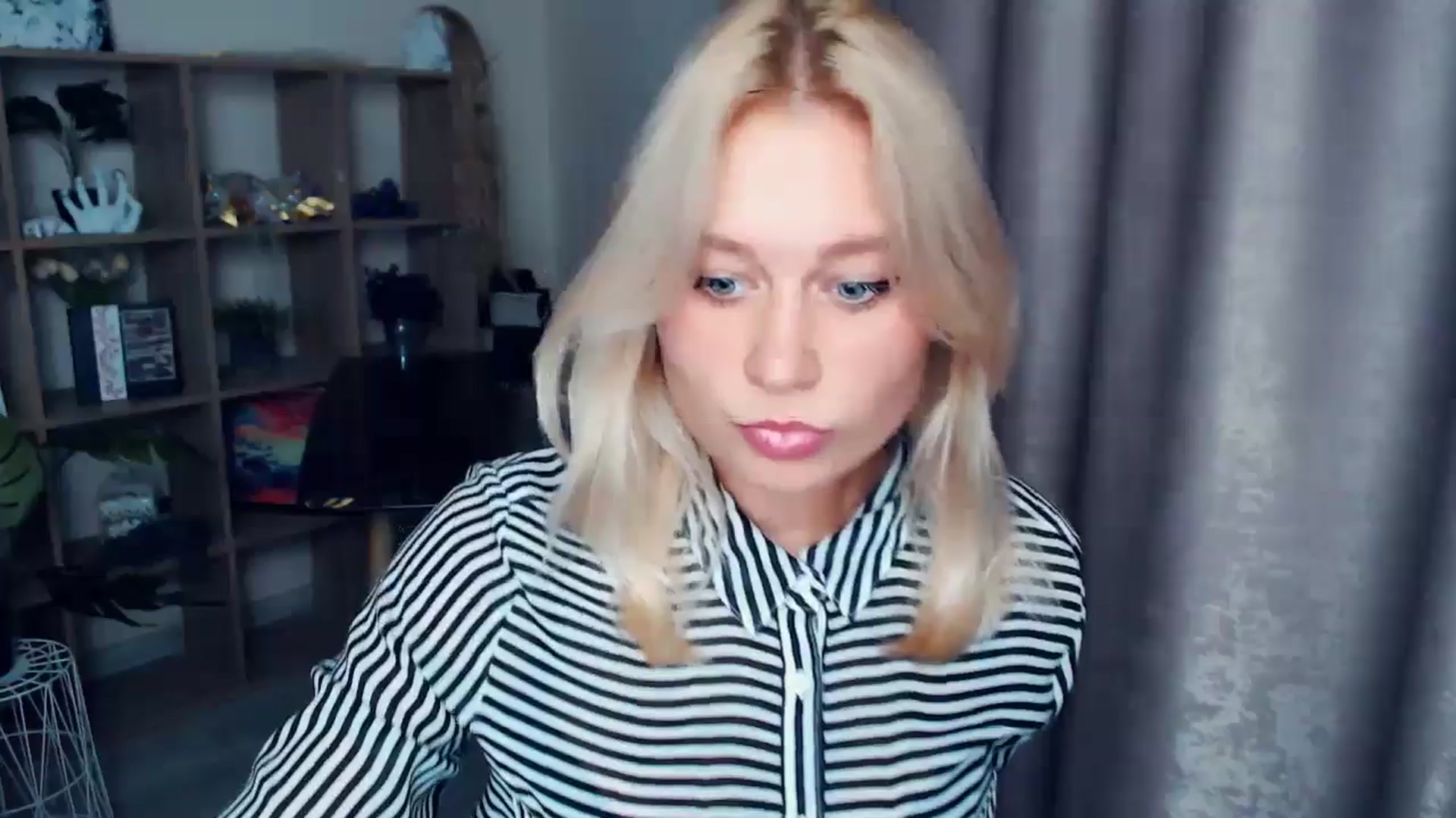 Gallery image thumbnail from Kukla_kolduna's myfreecams stream on, 10/25/2025, 18:16 image 11 of 20