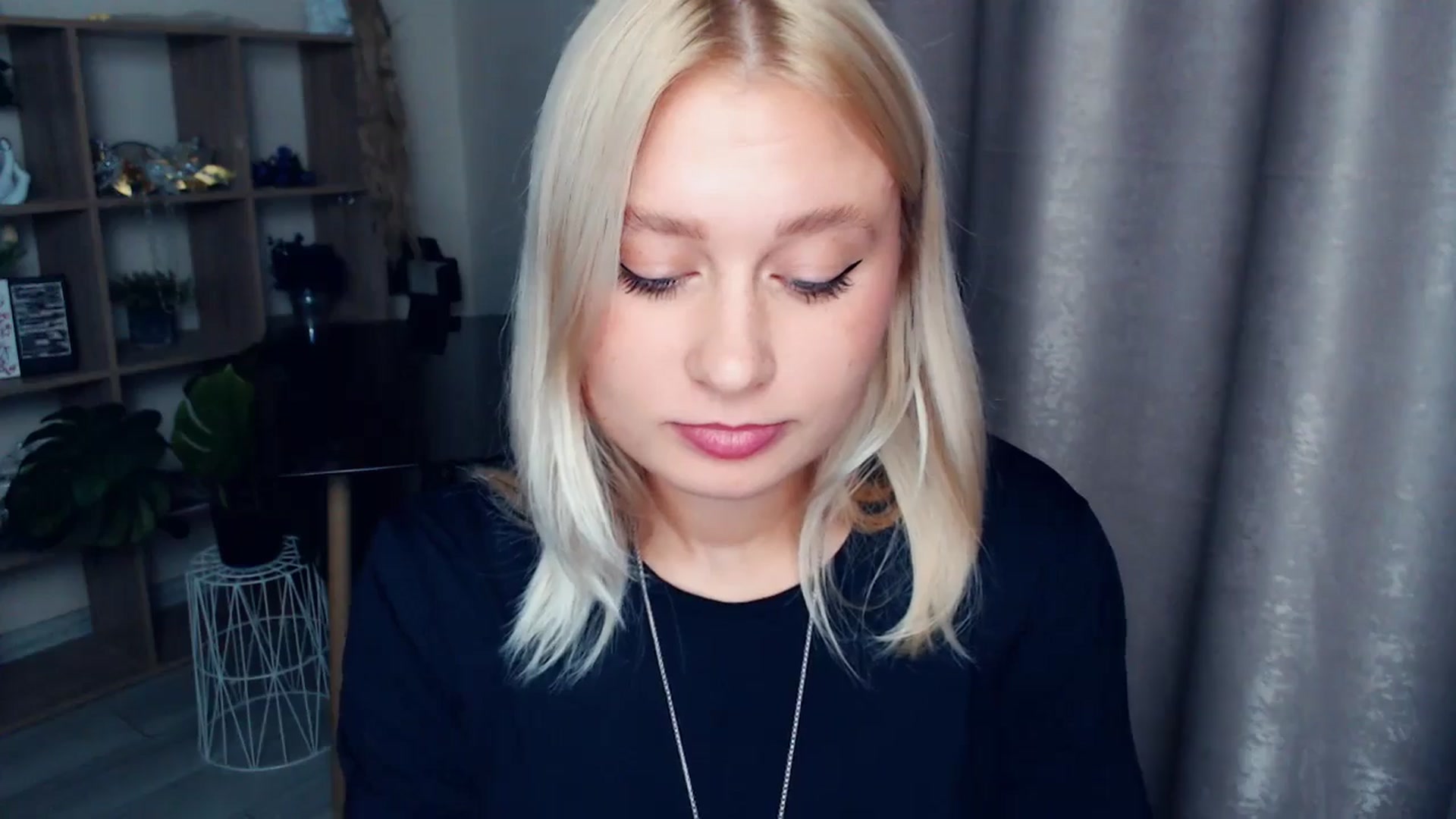 Gallery image thumbnail from Kukla_kolduna's myfreecams stream on, 10/26/2025, 16:36 image 13 of 20