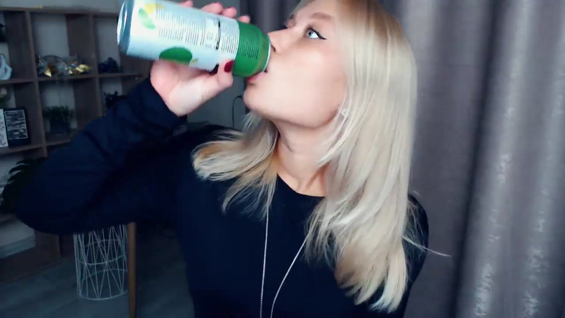 Gallery image thumbnail from Kukla_kolduna's myfreecams stream on, 10/26/2025, 16:36 image 2 of 20