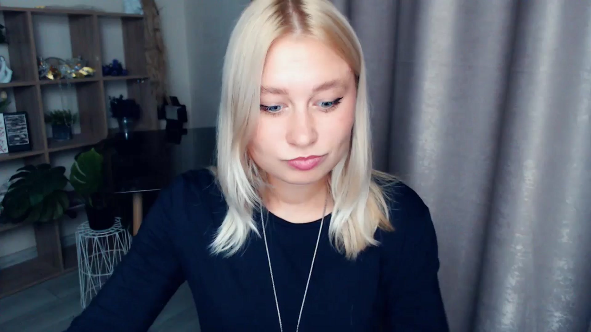 Gallery image thumbnail from Kukla_kolduna's myfreecams stream on, 10/26/2025, 16:36 image 16 of 20