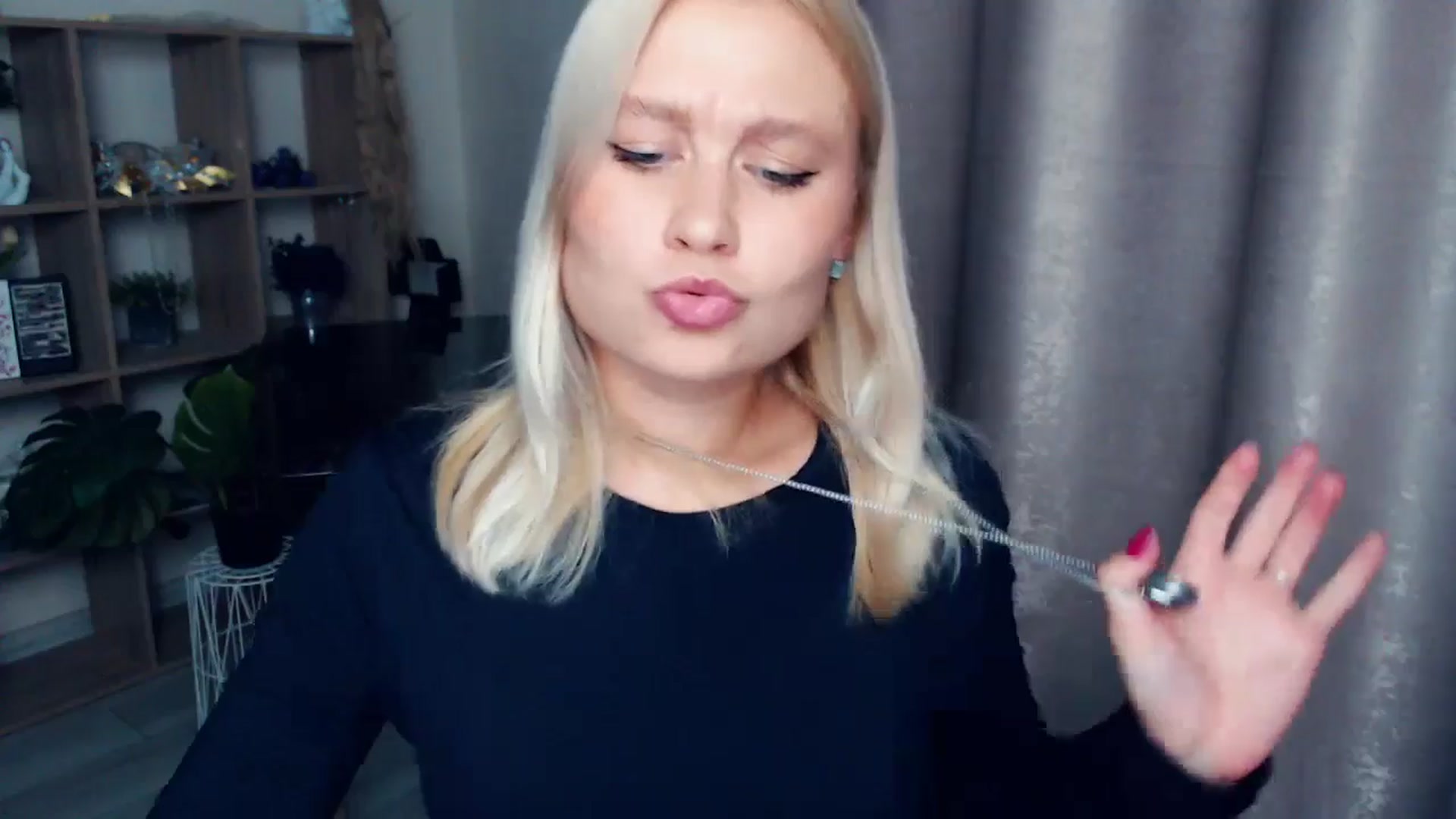 Gallery image thumbnail from Kukla_kolduna's myfreecams stream on, 10/26/2025, 16:36 image 6 of 20