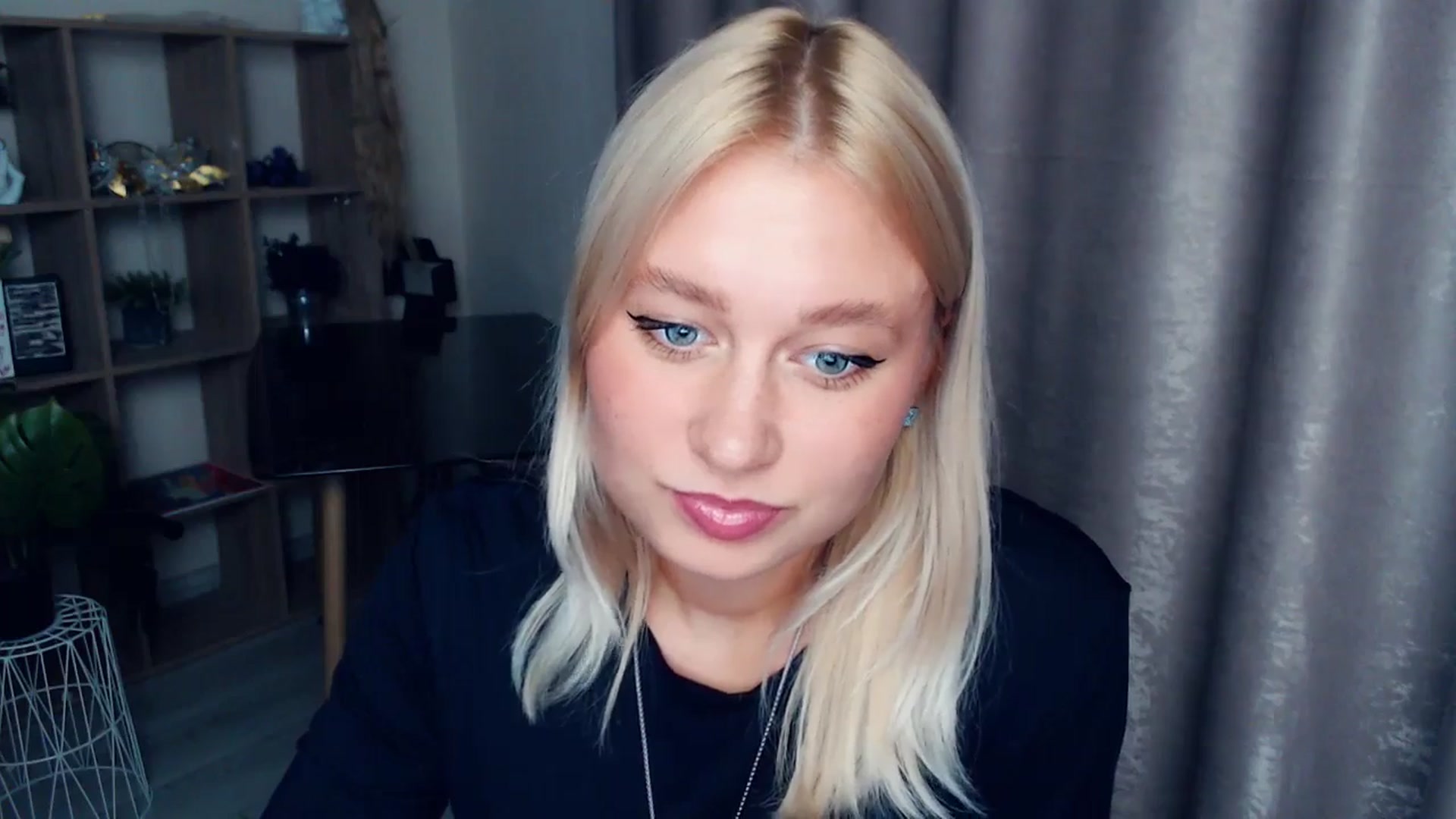 Gallery image thumbnail from Kukla_kolduna's myfreecams stream on, 10/26/2025, 17:27 image 18 of 20