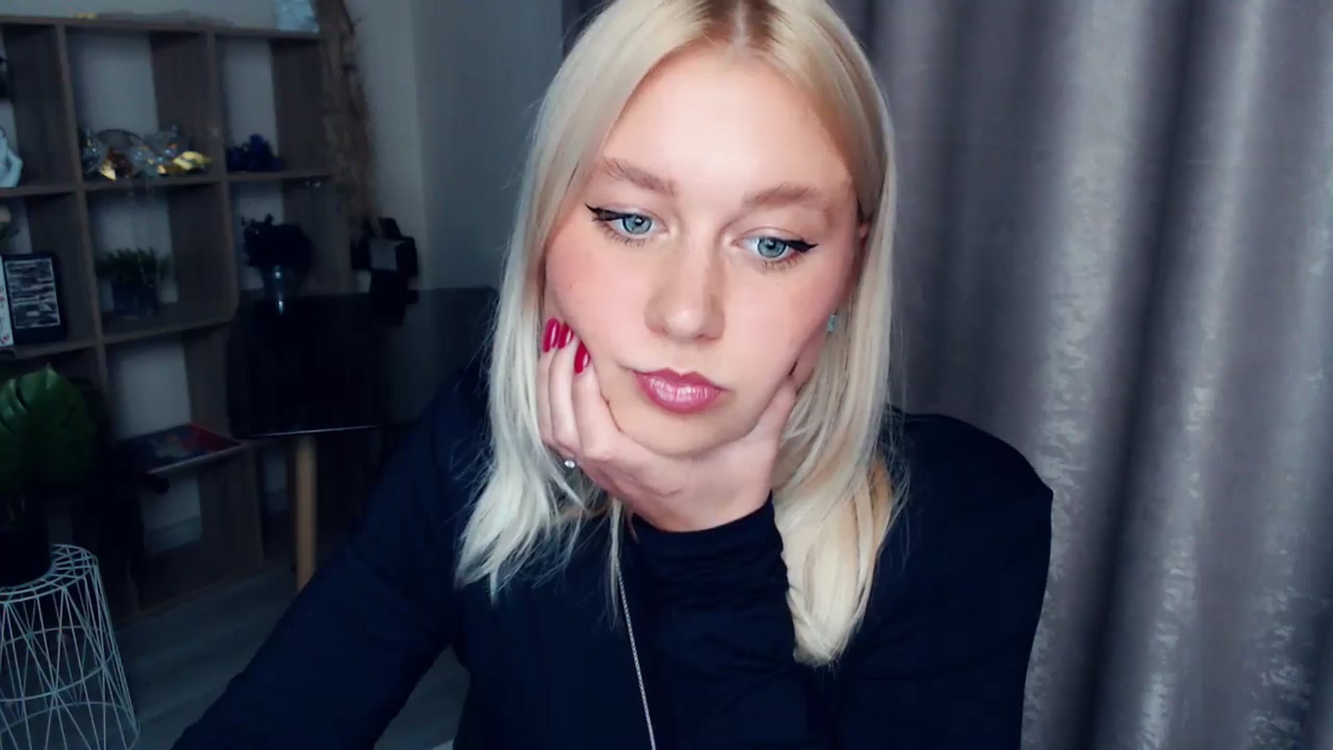 Gallery image thumbnail from Kukla_kolduna's myfreecams stream on, 10/26/2025, 17:27 image 5 of 20