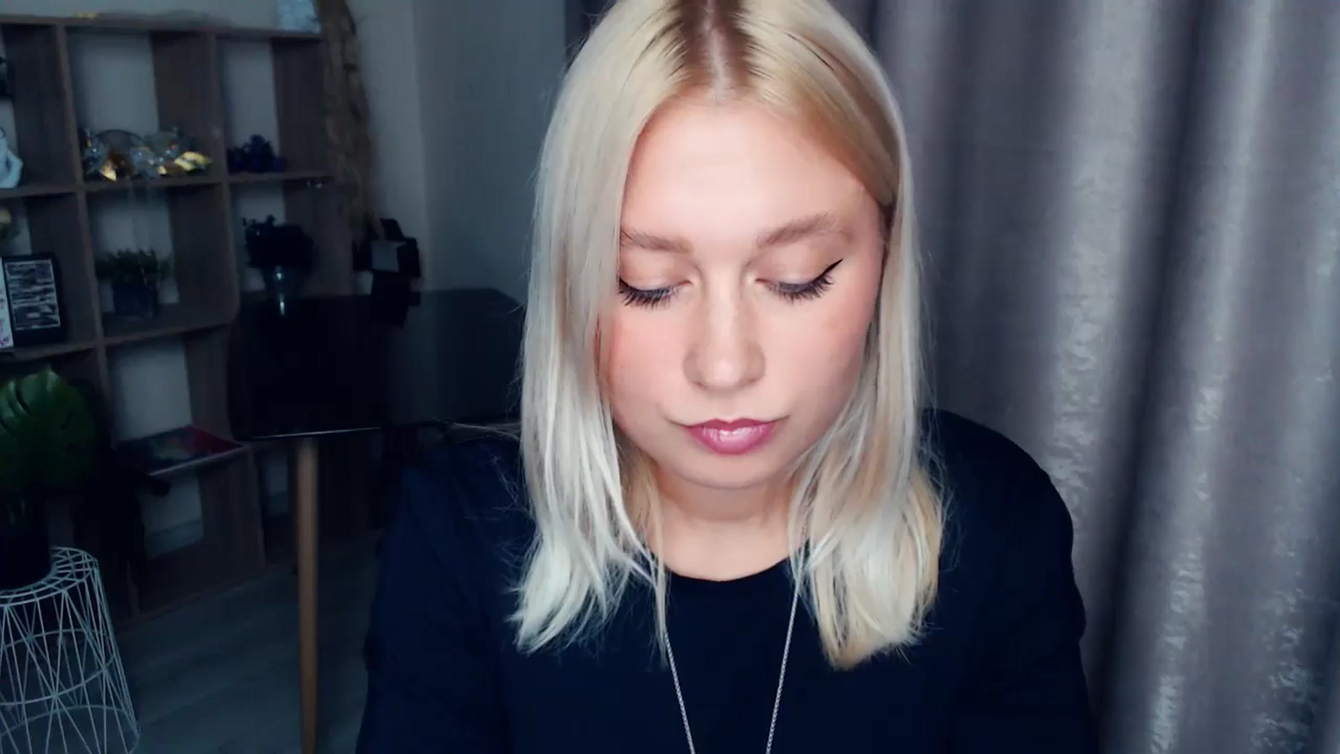 Gallery image thumbnail from Kukla_kolduna's myfreecams stream on, 10/26/2025, 17:27 image 7 of 20
