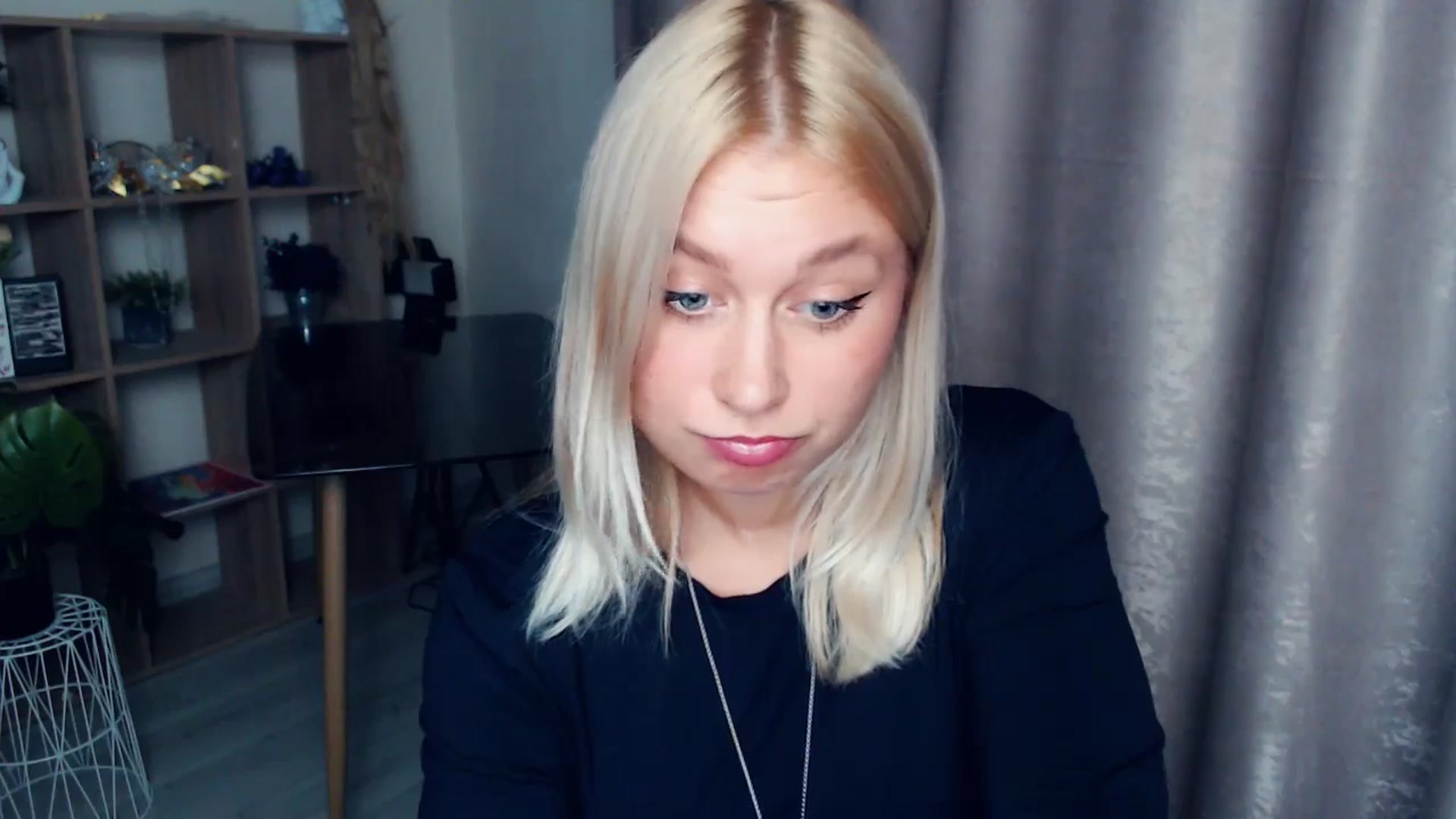 Gallery image thumbnail from Kukla_kolduna's myfreecams stream on, 10/26/2025, 17:27 image 6 of 20