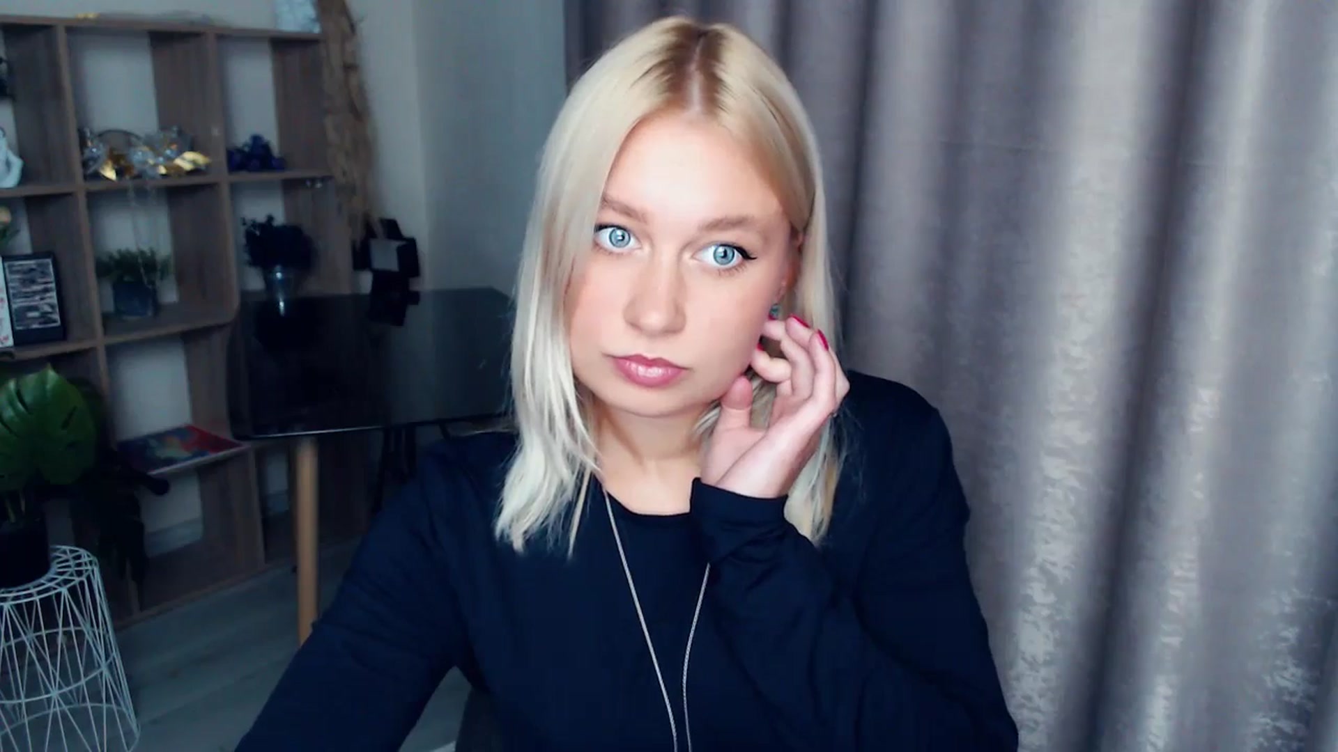Gallery image thumbnail from Kukla_kolduna's myfreecams stream on, 10/26/2025, 17:27 image 16 of 20
