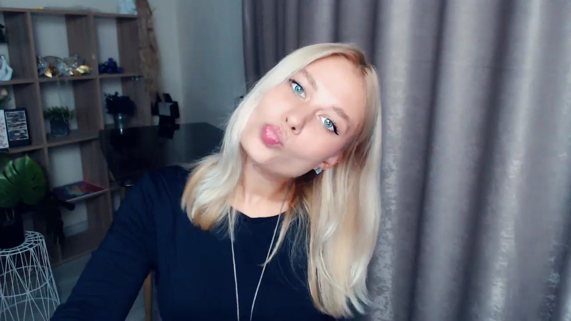 Gallery image thumbnail from Kukla_kolduna's myfreecams stream on, 10/26/2025, 19:23 image 11 of 20