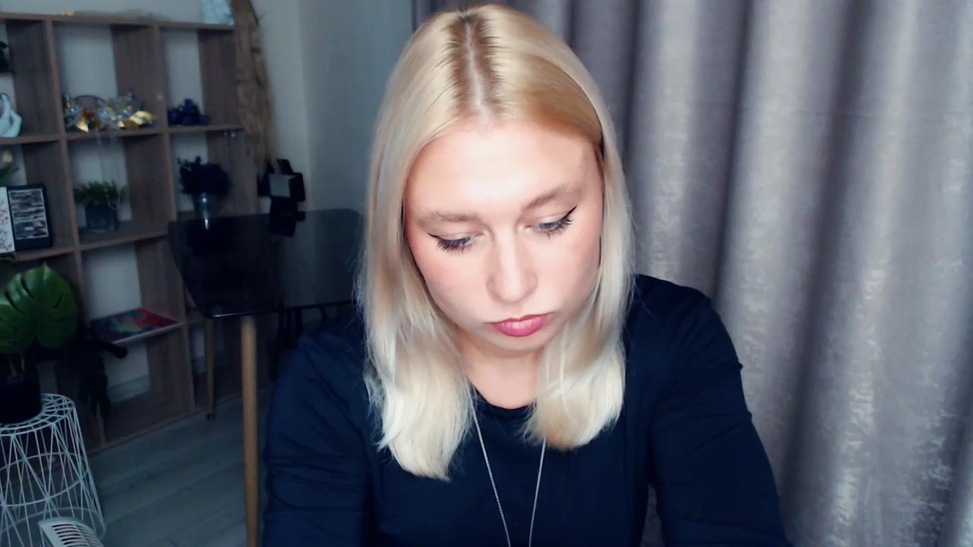 Gallery image thumbnail from Kukla_kolduna's myfreecams stream on, 10/26/2025, 19:23 image 2 of 20