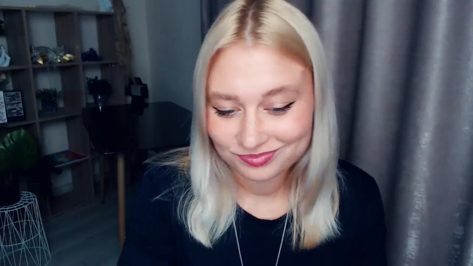 Gallery image thumbnail from Kukla_kolduna's myfreecams stream on, 10/26/2025, 19:23 image 7 of 20