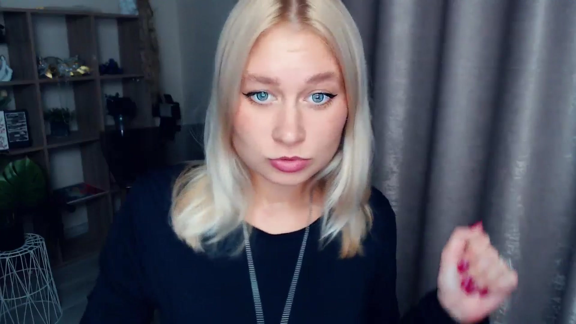 Gallery image thumbnail from Kukla_kolduna's myfreecams stream on, 10/26/2025, 19:23 image 16 of 20