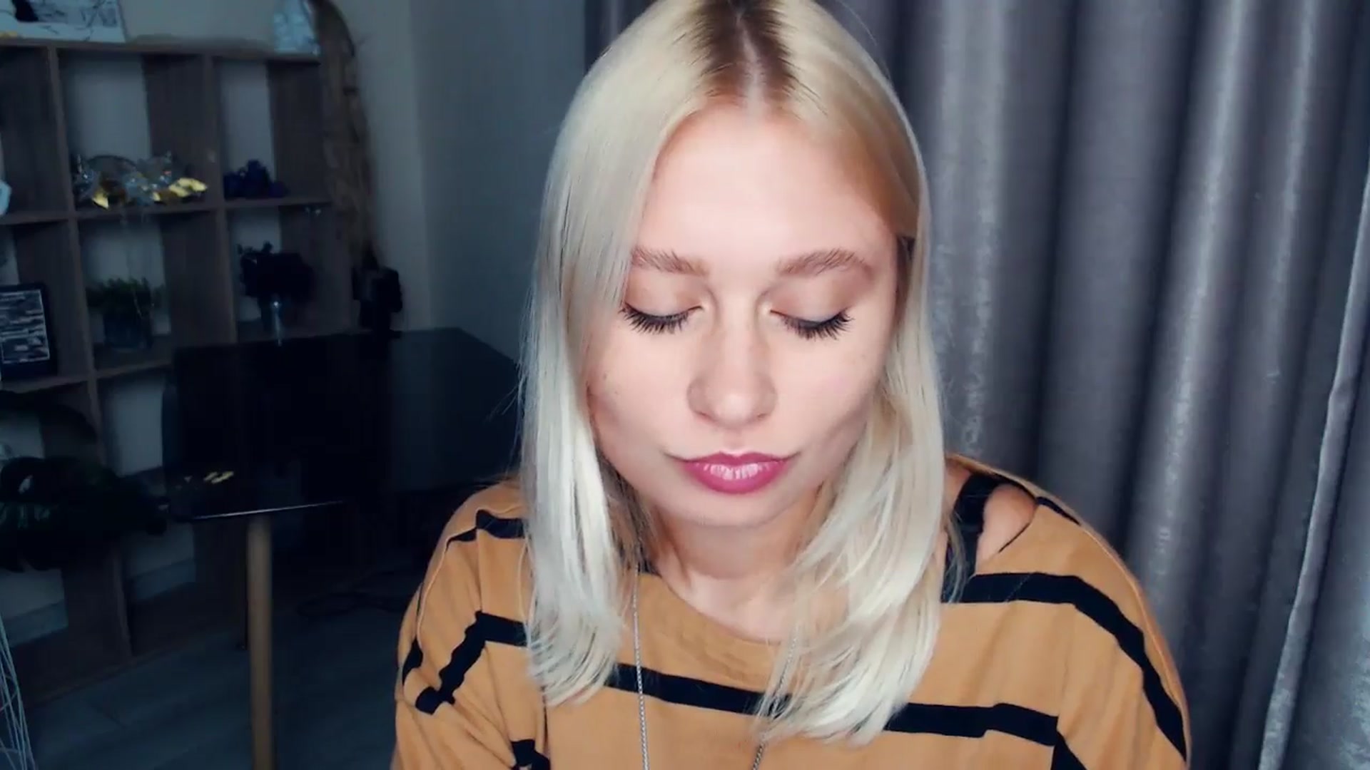 Gallery image thumbnail from Kukla_kolduna's myfreecams stream on, 10/29/2025, 19:00 image 10 of 20