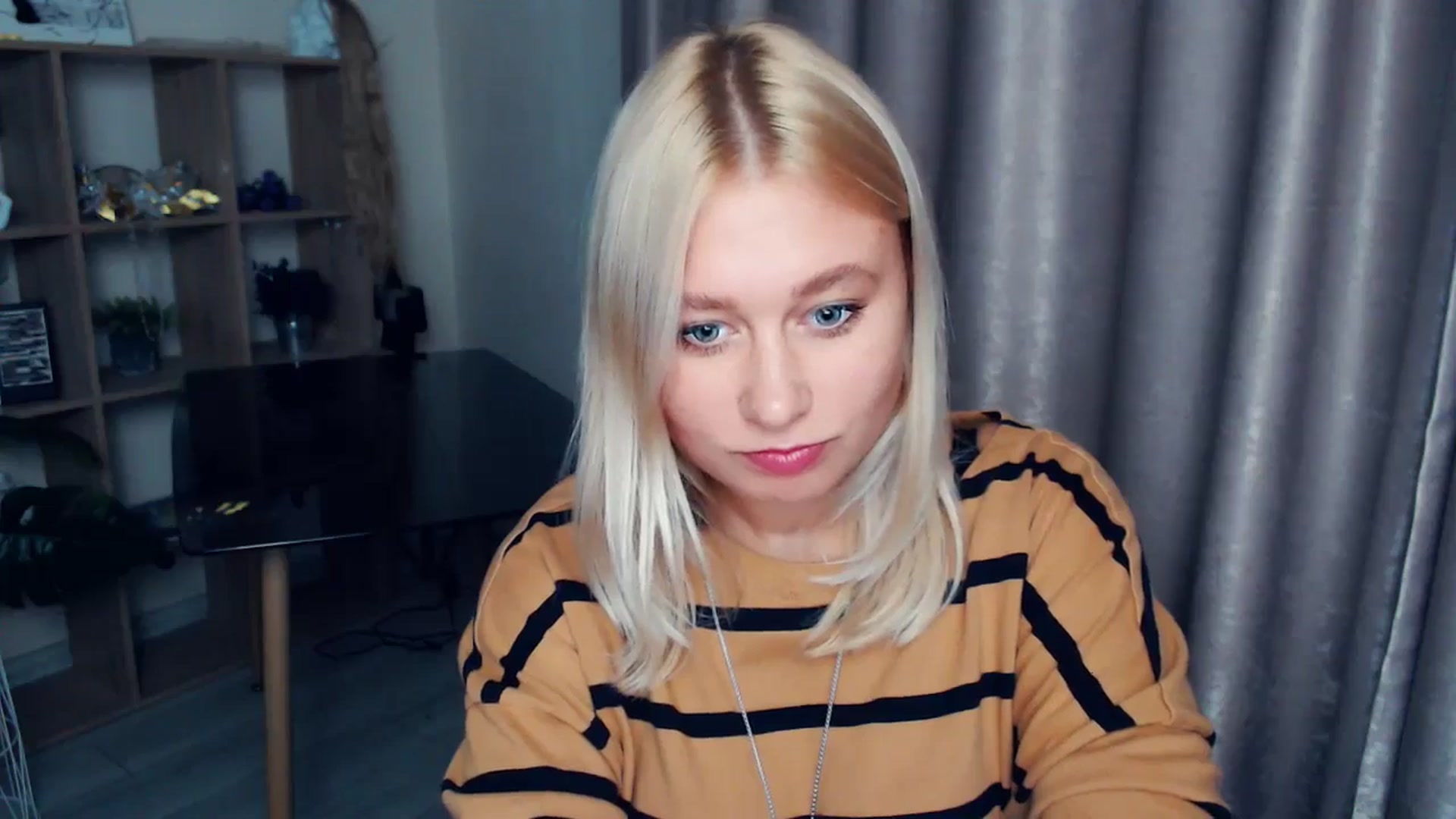 Gallery image thumbnail from Kukla_kolduna's myfreecams stream on, 10/29/2025, 19:00 image 4 of 20