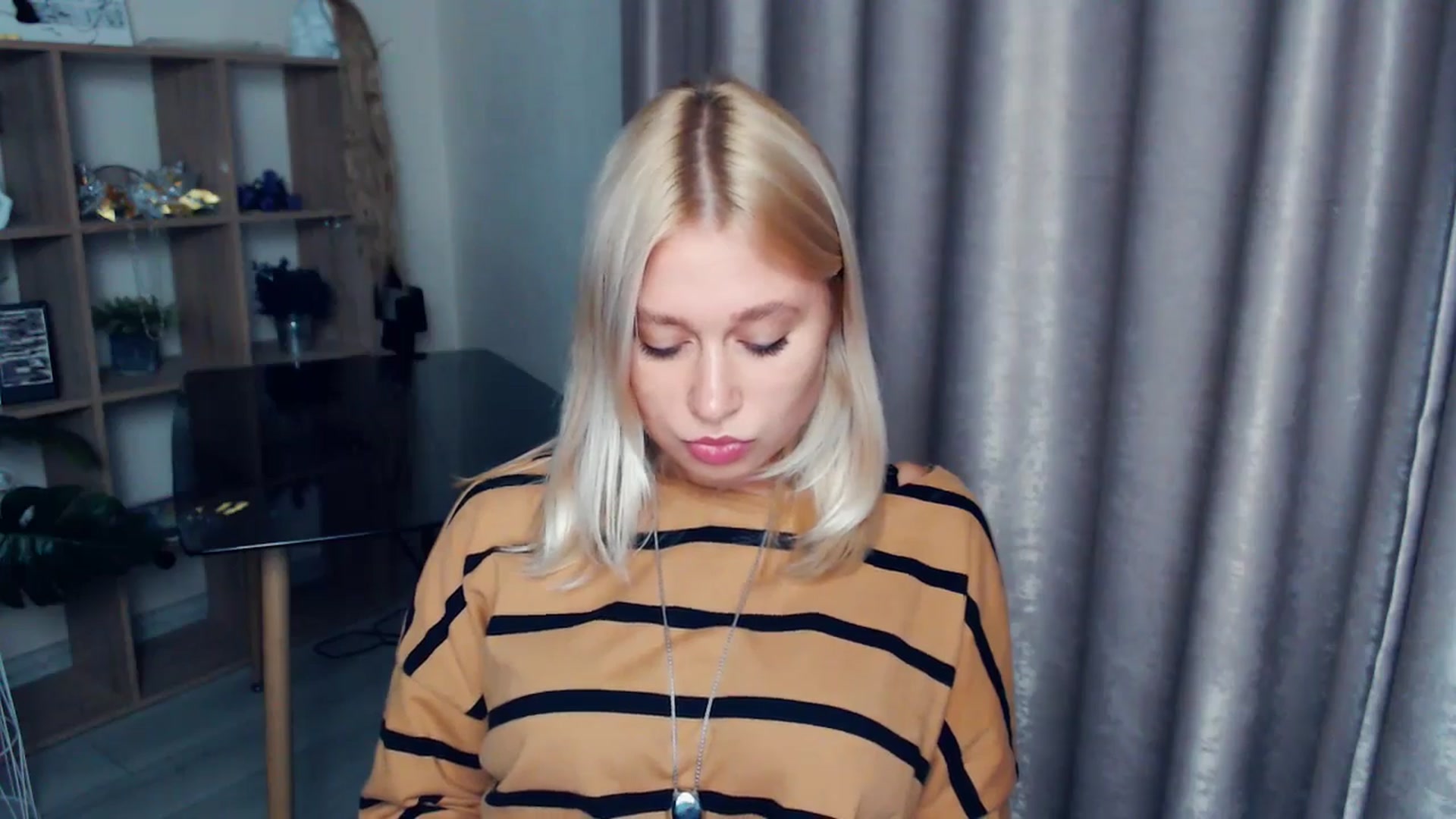 Gallery image thumbnail from Kukla_kolduna's myfreecams stream on, 10/29/2025, 19:00 image 8 of 20