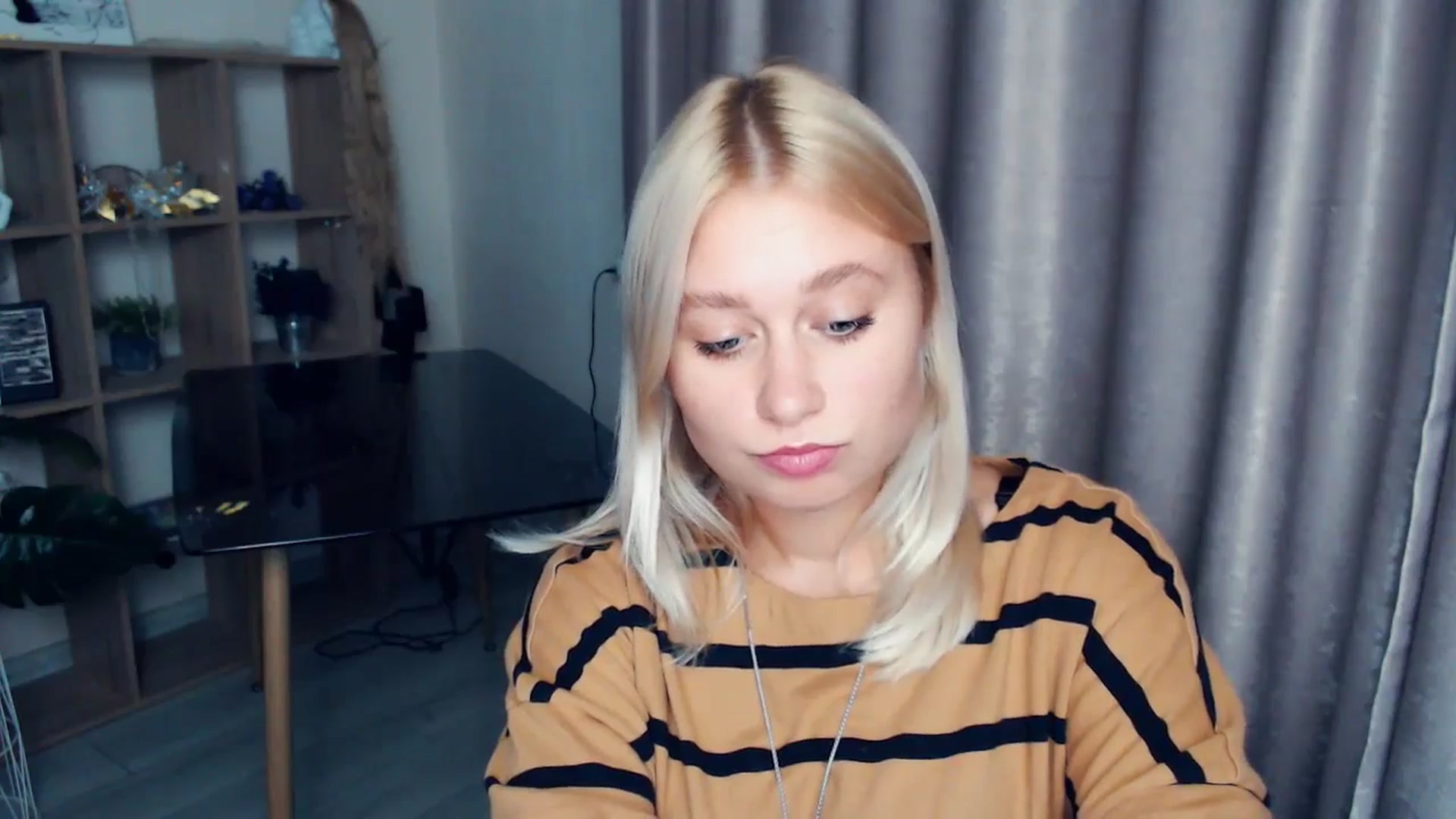 Gallery image thumbnail from Kukla_kolduna's myfreecams stream on, 10/29/2025, 19:00 image 6 of 20