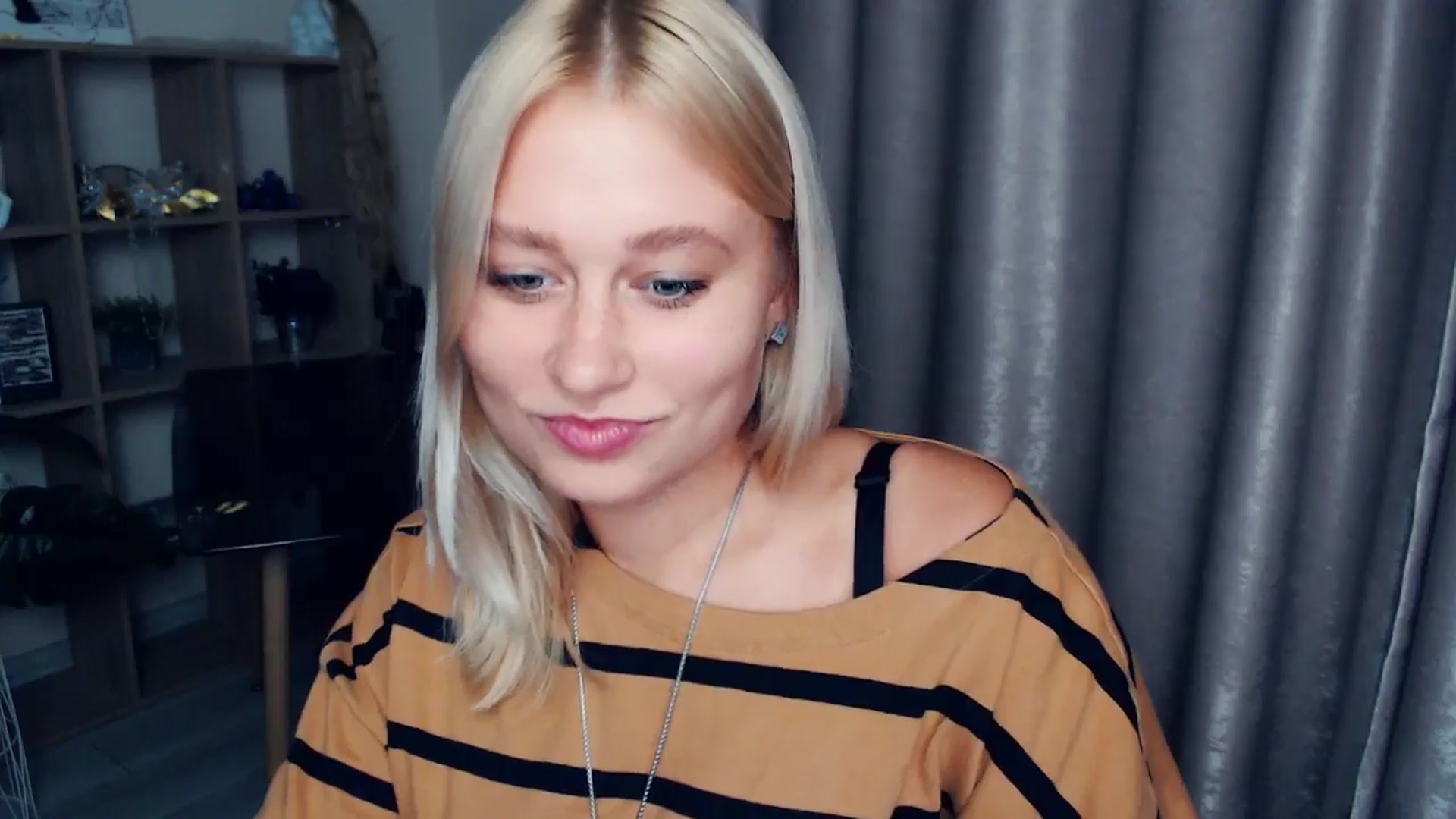 Gallery image thumbnail from Kukla_kolduna's myfreecams stream on, 10/29/2025, 19:00 image 14 of 20