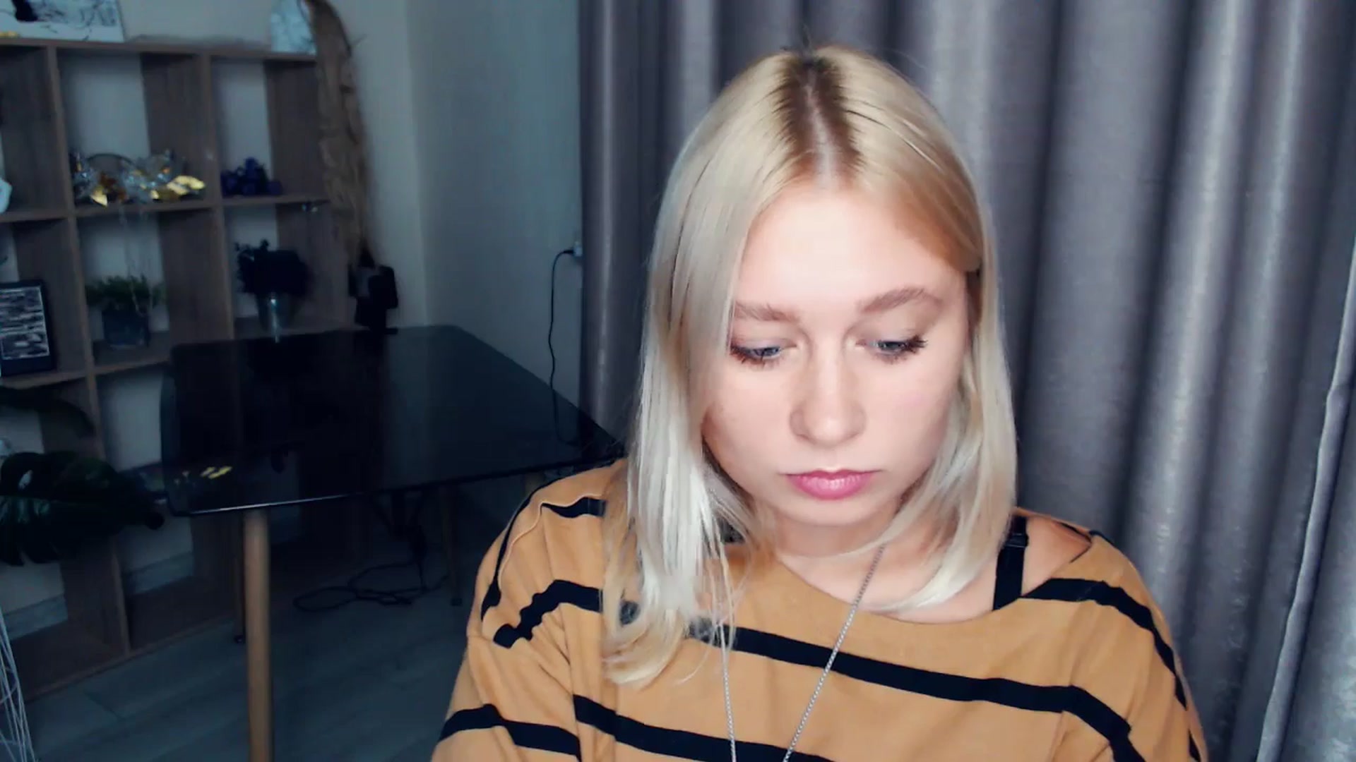 Gallery image thumbnail from Kukla_kolduna's myfreecams stream on, 10/29/2025, 19:00 image 16 of 20