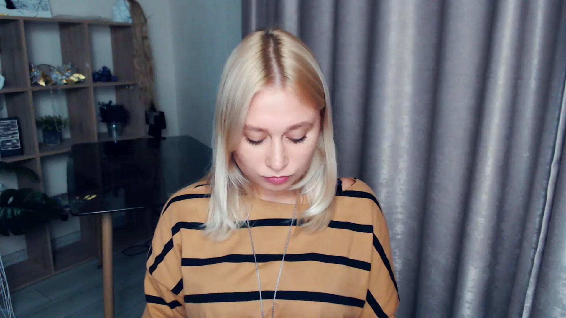 Gallery image thumbnail from Kukla_kolduna's myfreecams stream on, 10/29/2025, 19:00 image 9 of 20