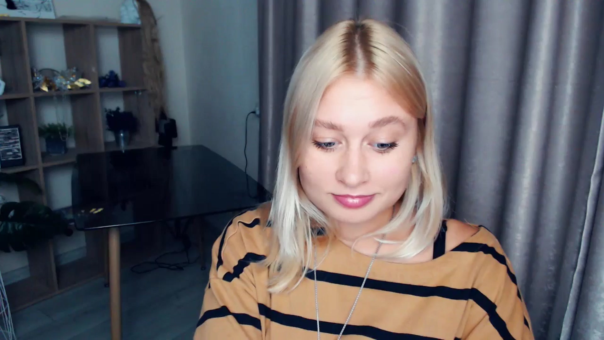 Gallery image thumbnail from Kukla_kolduna's myfreecams stream on, 10/29/2025, 19:00 image 15 of 20