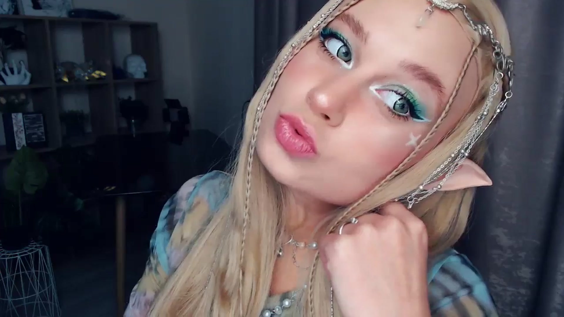 Gallery image thumbnail from Kukla_kolduna's myfreecams stream on, 10/31/2025, 15:37 image 4 of 20