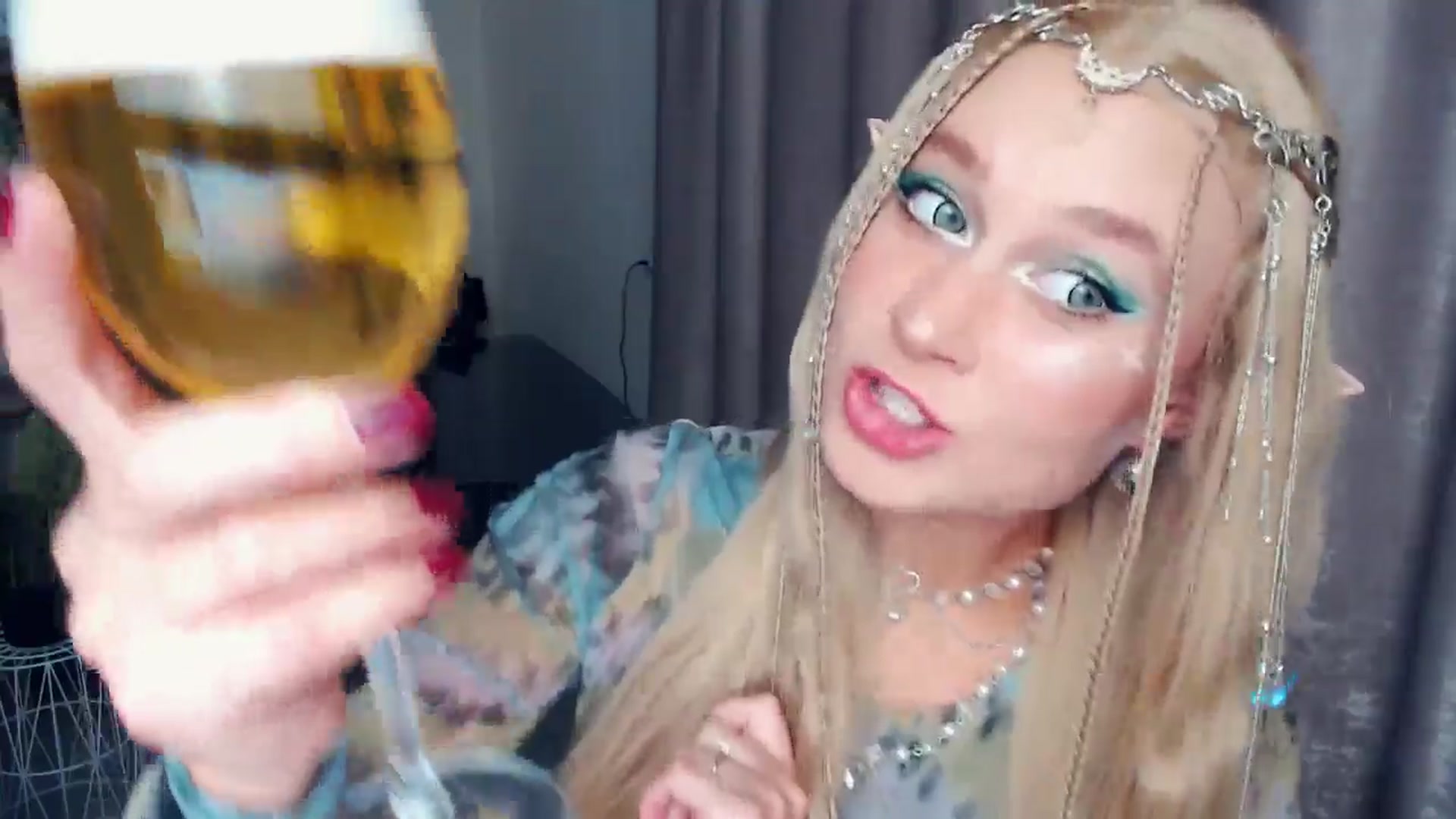 Gallery image thumbnail from Kukla_kolduna's myfreecams stream on, 10/31/2025, 15:37 image 8 of 20