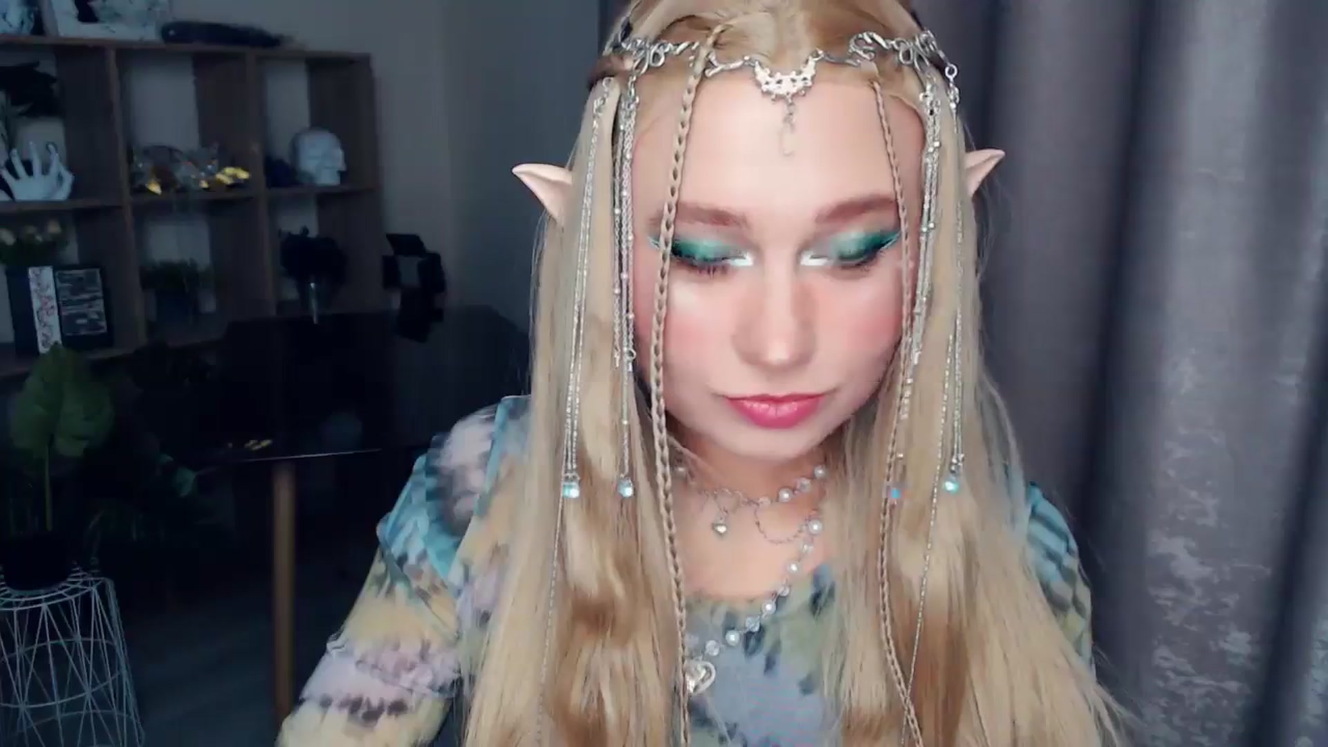 Gallery image thumbnail from Kukla_kolduna's myfreecams stream on, 10/31/2025, 15:37 image 6 of 20