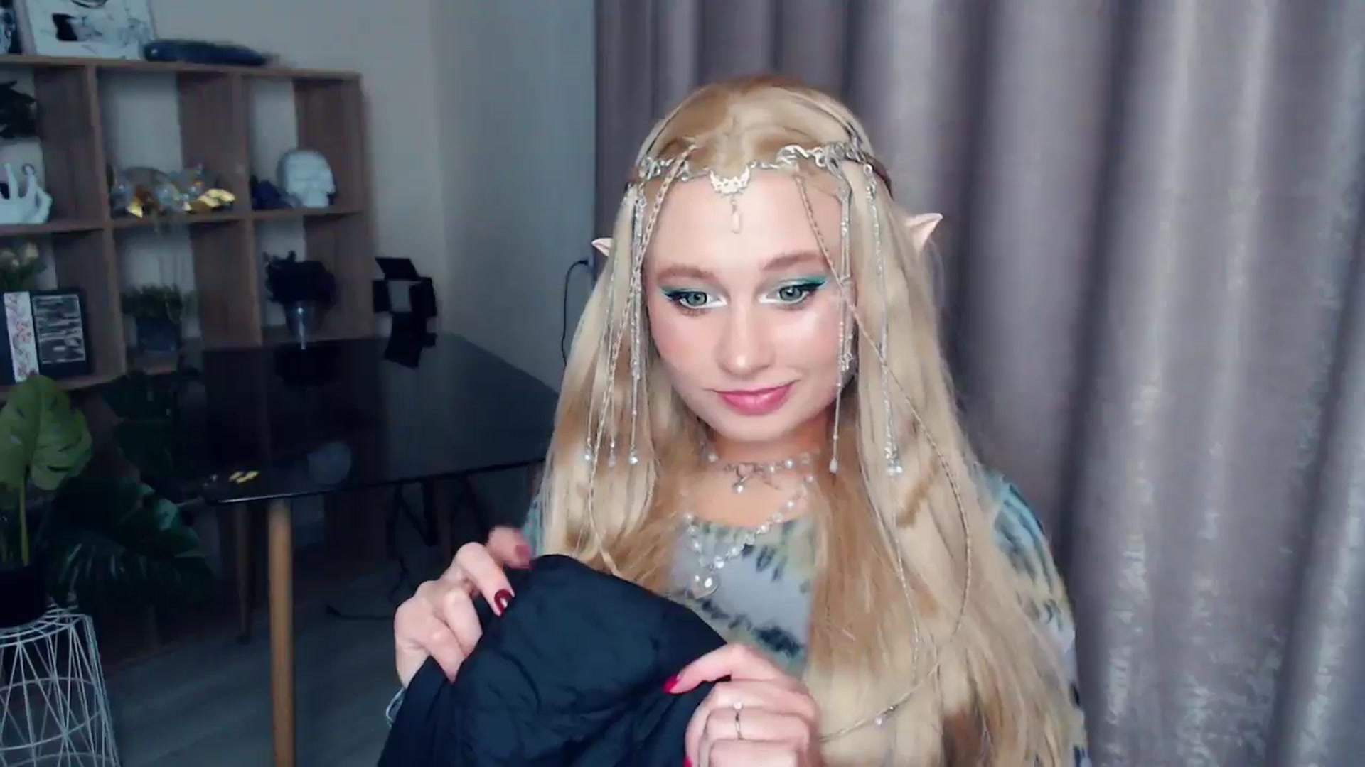 Gallery image thumbnail from Kukla_kolduna's myfreecams stream on, 10/31/2025, 18:15 image 12 of 20