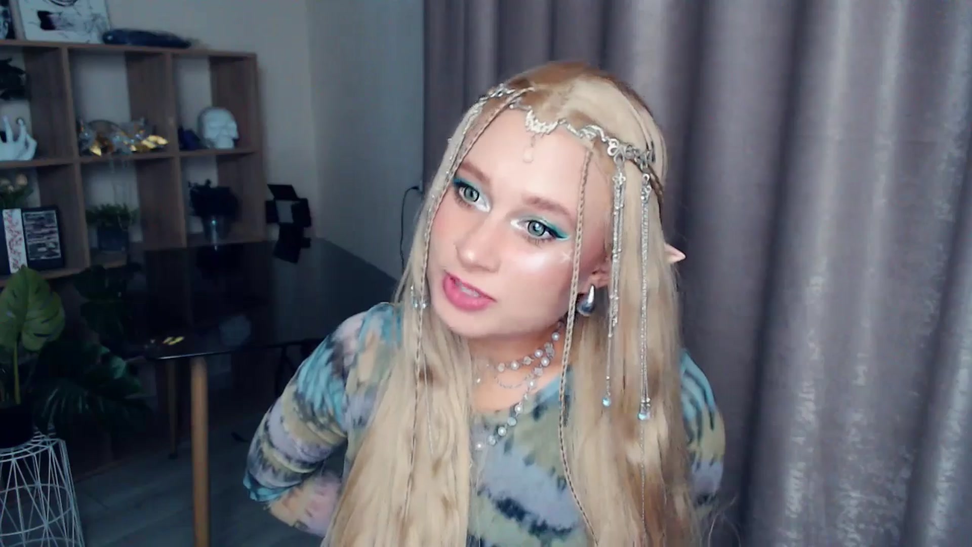 Gallery image thumbnail from Kukla_kolduna's myfreecams stream on, 10/31/2025, 18:15 image 15 of 20
