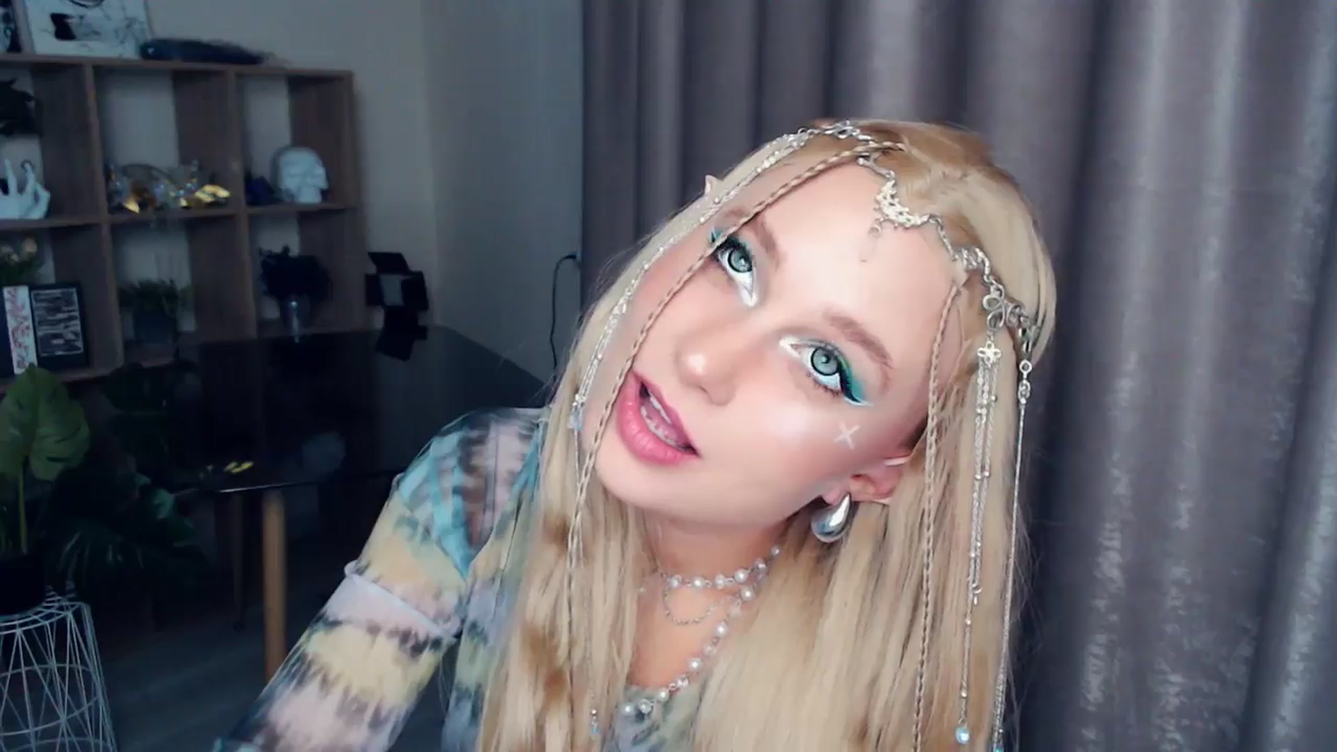 Gallery image thumbnail from Kukla_kolduna's myfreecams stream on, 10/31/2025, 18:15 image 11 of 20