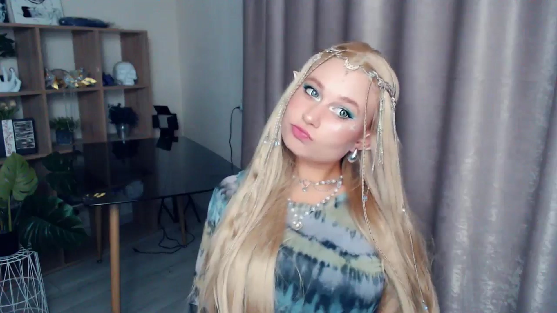 Gallery image thumbnail from Kukla_kolduna's myfreecams stream on, 10/31/2025, 18:15 image 13 of 20