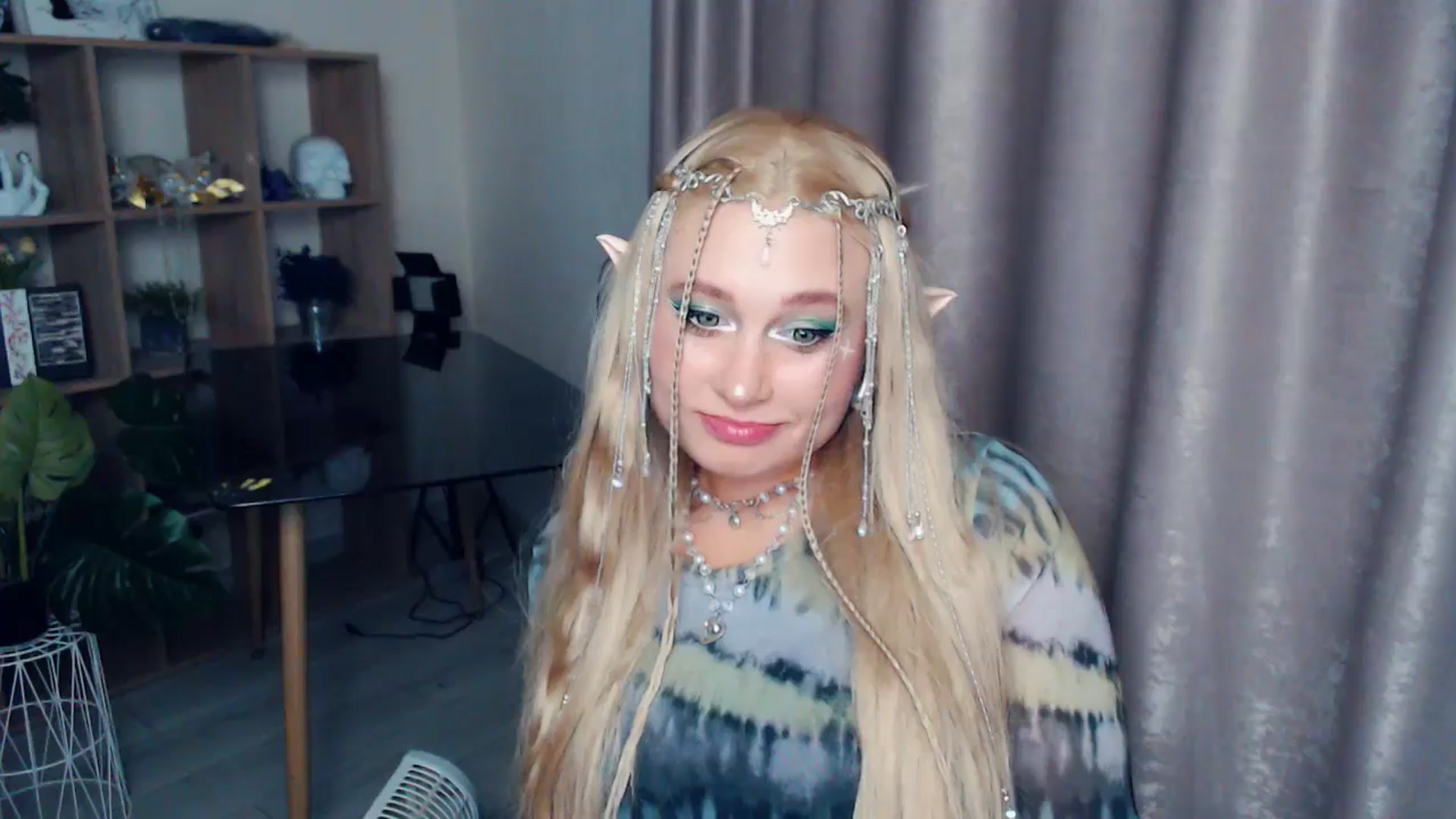 Gallery image thumbnail from Kukla_kolduna's myfreecams stream on, 10/31/2025, 19:40 image 12 of 20