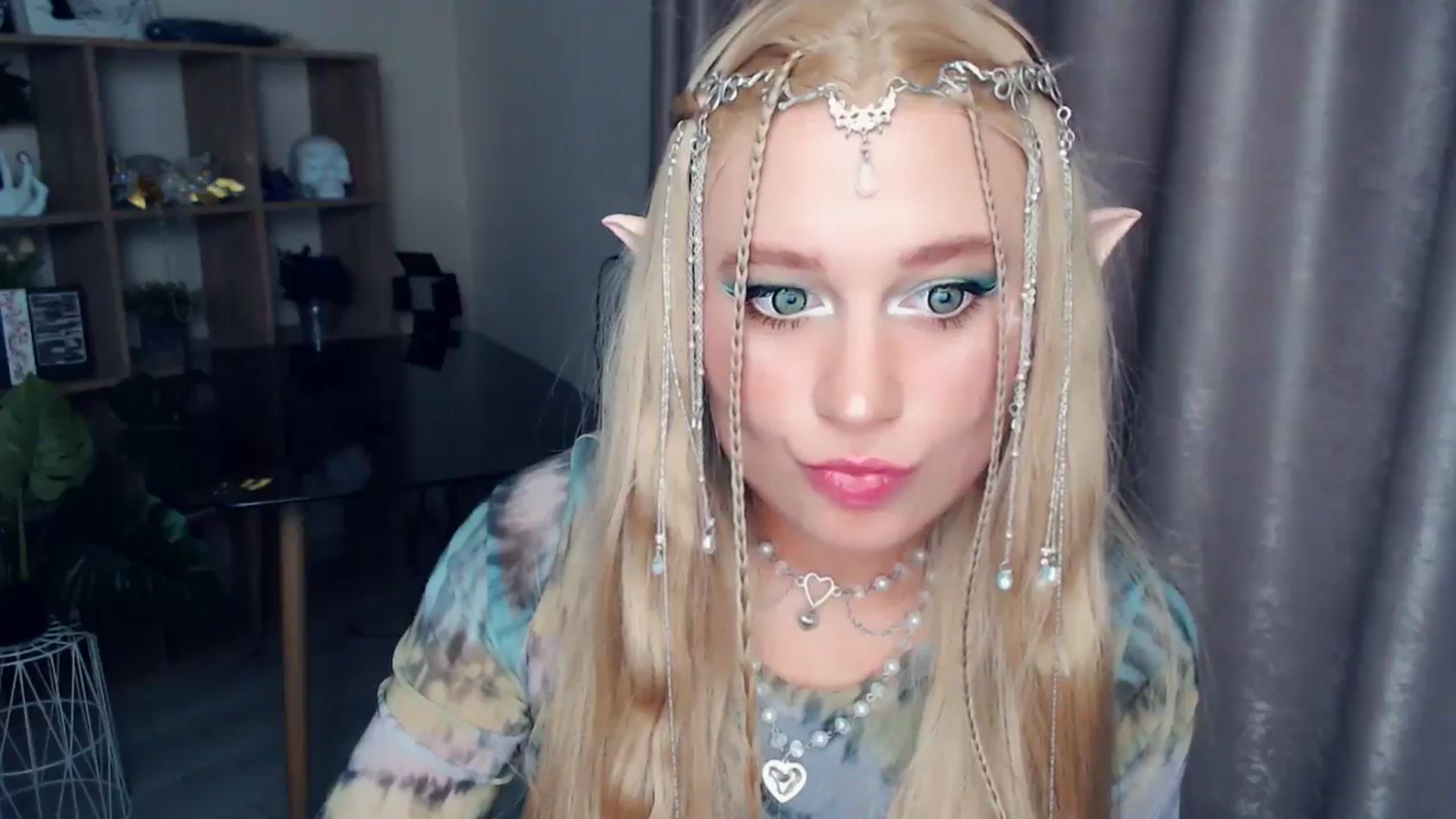 Gallery image thumbnail from Kukla_kolduna's myfreecams stream on, 10/31/2025, 19:40 image 10 of 20