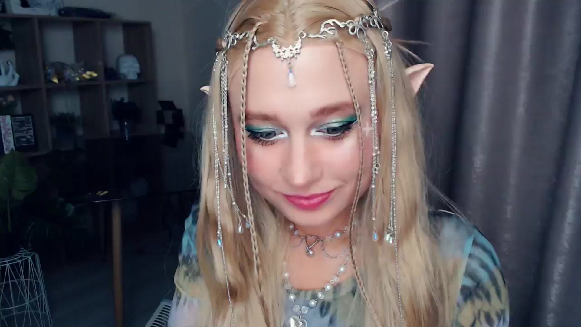 Gallery image thumbnail from Kukla_kolduna's myfreecams stream on, 10/31/2025, 19:40 image 14 of 20