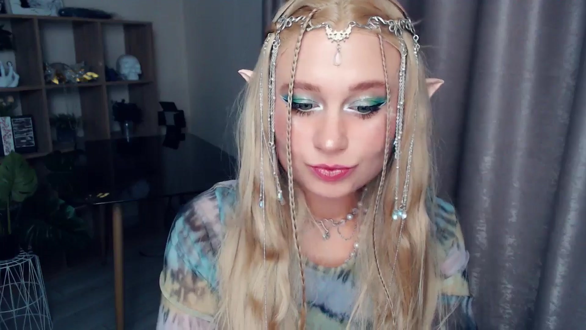 Gallery image thumbnail from Kukla_kolduna's myfreecams stream on, 10/31/2025, 19:40 image 3 of 20