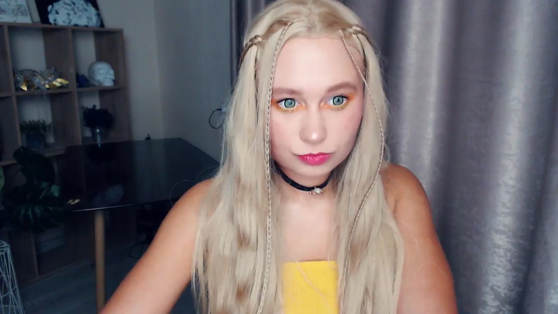 Gallery image thumbnail from Kukla_kolduna's myfreecams stream on, 11/01/2025, 16:36 image 15 of 20