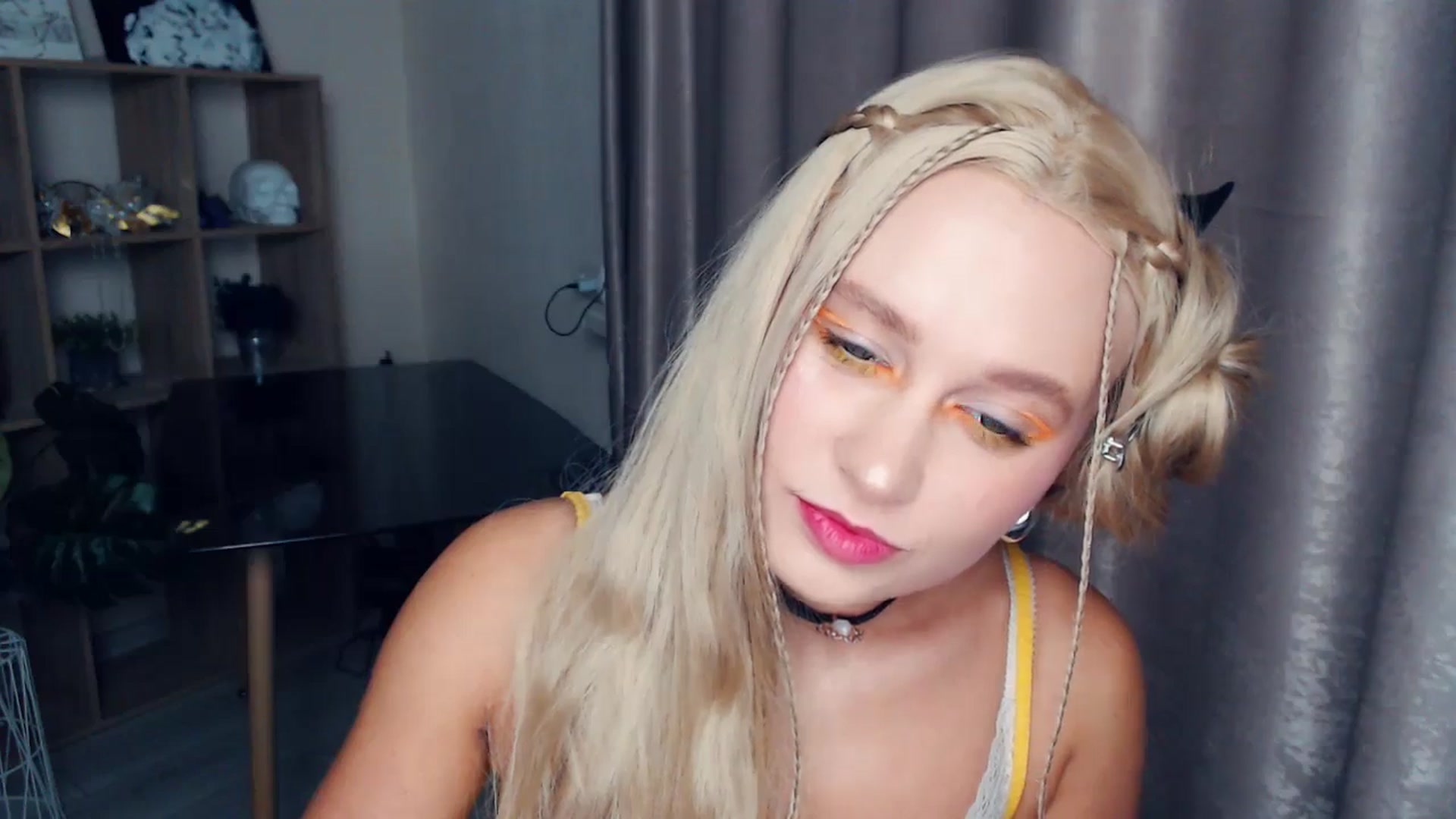 Gallery image thumbnail from Kukla_kolduna's myfreecams stream on, 11/01/2025, 16:36 image 13 of 20