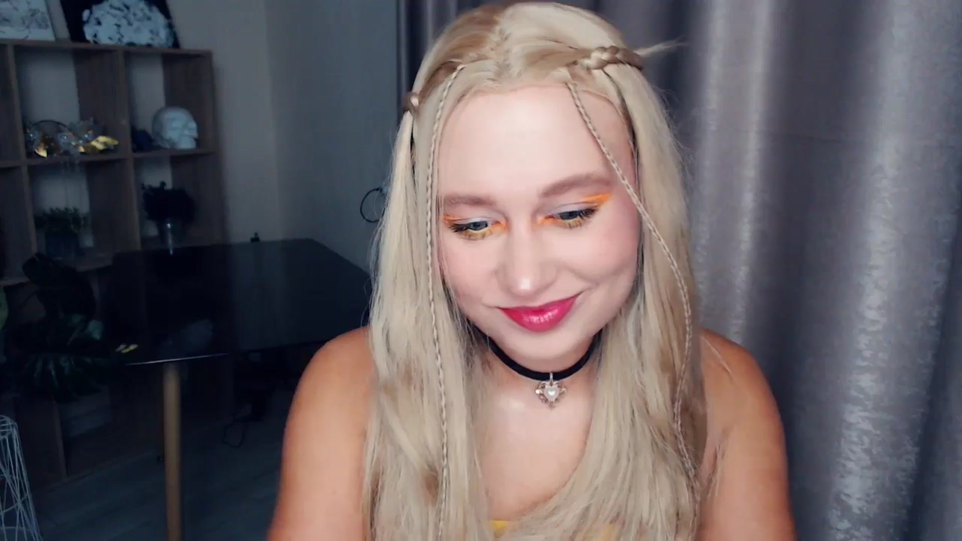 Gallery image thumbnail from Kukla_kolduna's myfreecams stream on, 11/01/2025, 16:36 image 4 of 20