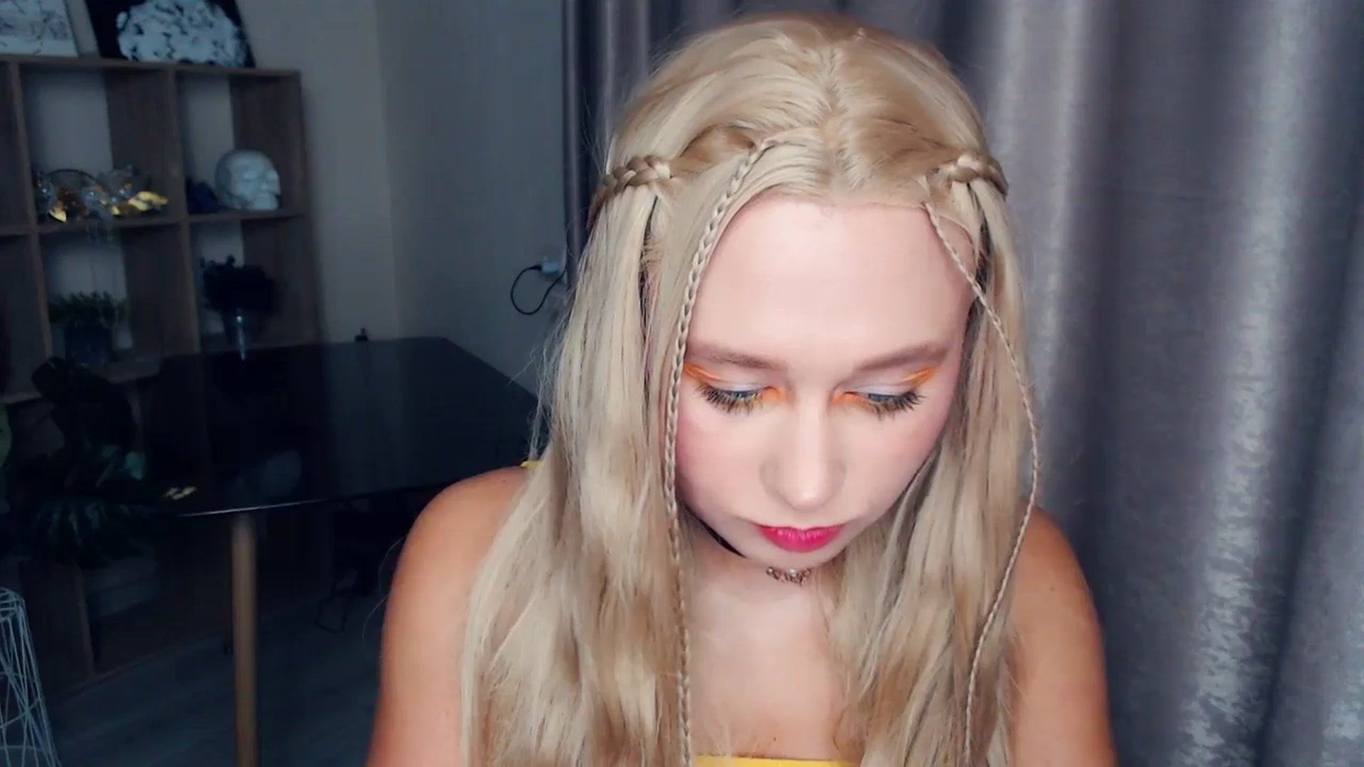 Gallery image thumbnail from Kukla_kolduna's myfreecams stream on, 11/01/2025, 16:36 image 14 of 20