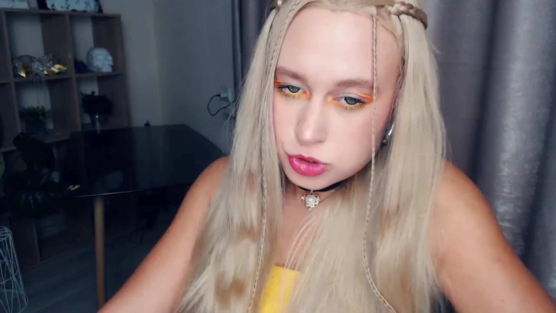 Gallery image thumbnail from Kukla_kolduna's myfreecams stream on, 11/01/2025, 18:58 image 7 of 20