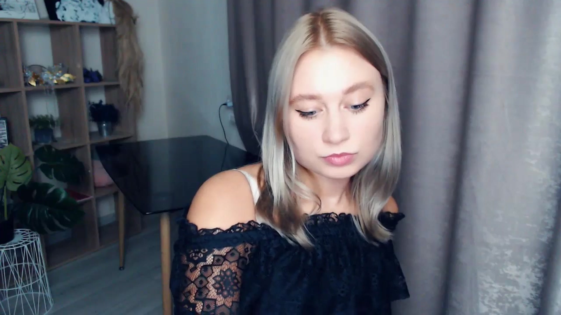 Gallery image thumbnail from Kukla_kolduna's myfreecams stream on, 11/05/2025, 18:52 image 13 of 20