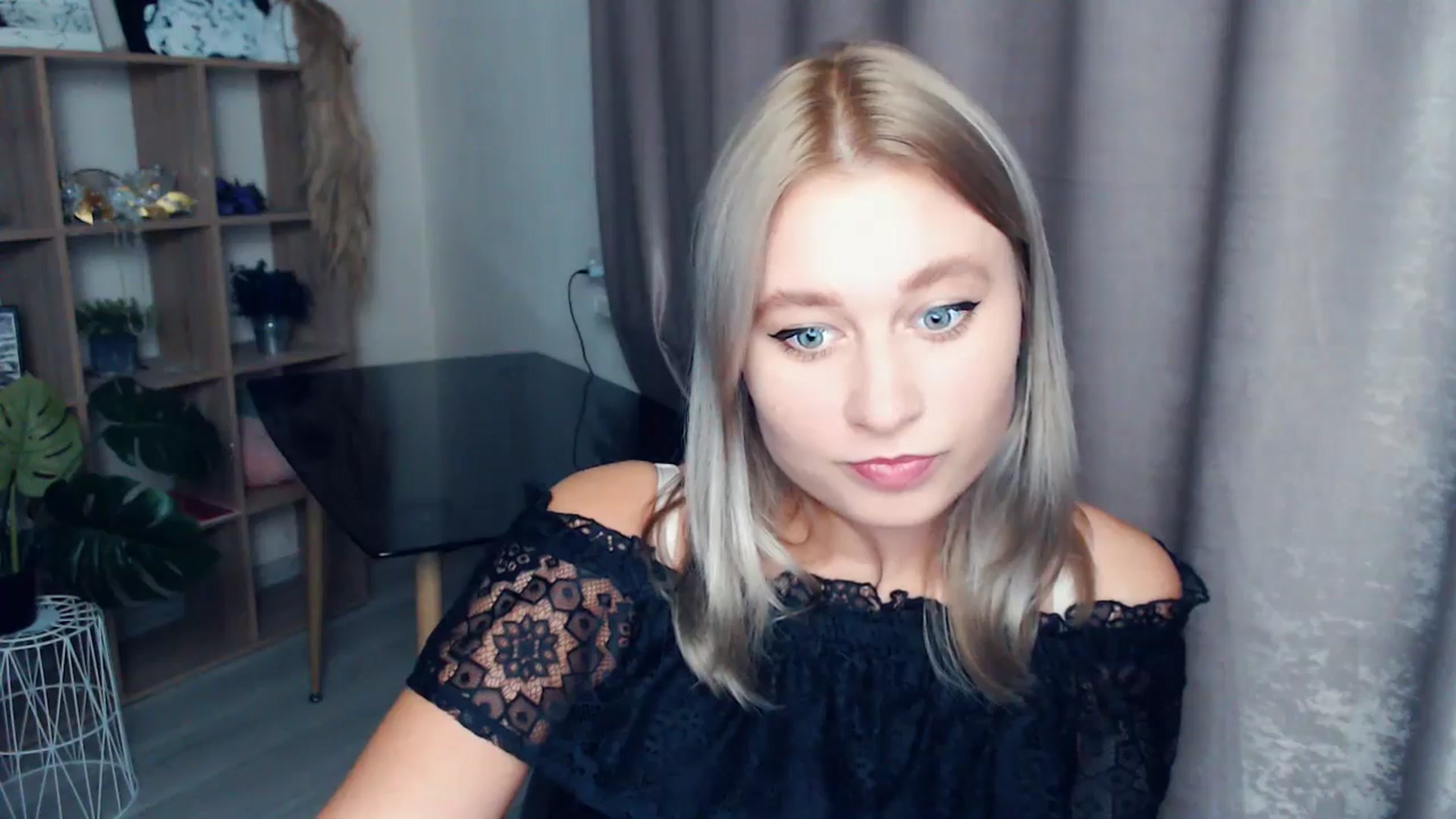 Gallery image thumbnail from Kukla_kolduna's myfreecams stream on, 11/05/2025, 18:52 image 16 of 20