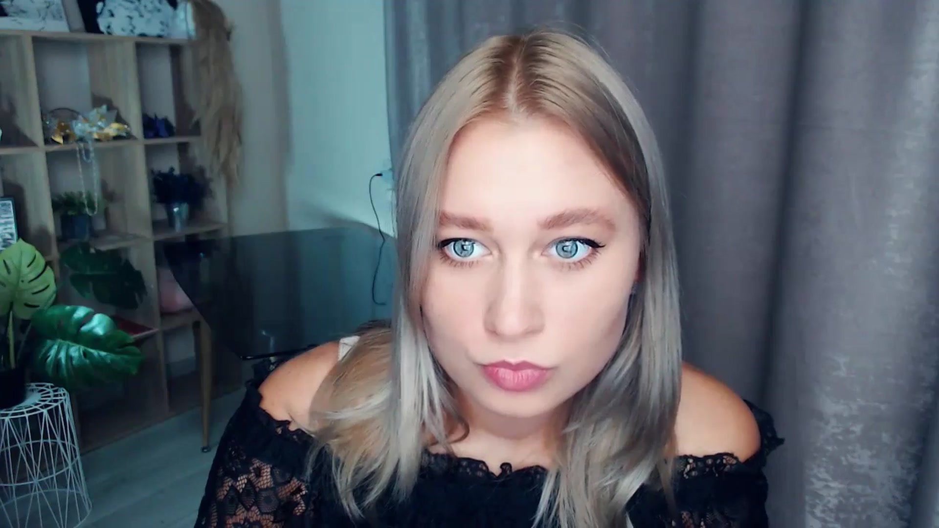 Gallery image thumbnail from Kukla_kolduna's myfreecams stream on, 11/05/2025, 18:52 image 7 of 20