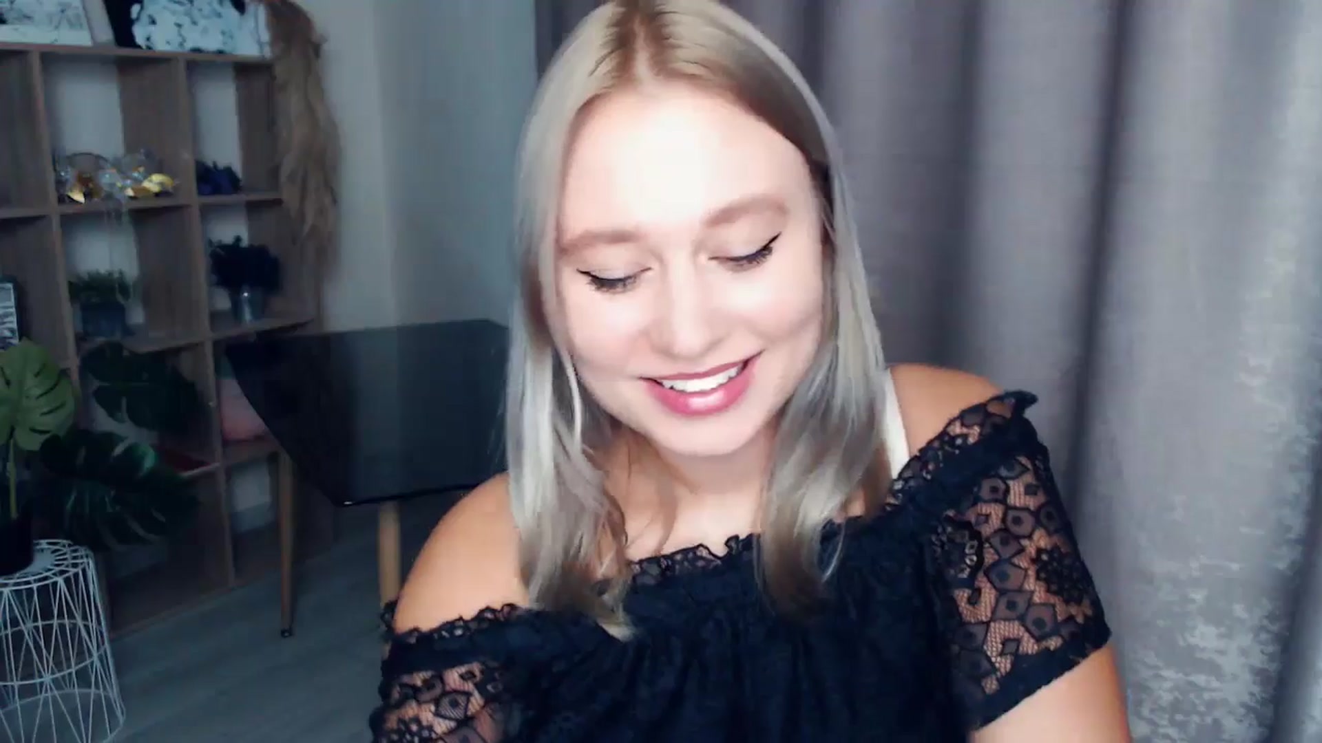 Gallery image thumbnail from Kukla_kolduna's myfreecams stream on, 11/05/2025, 18:52 image 12 of 20