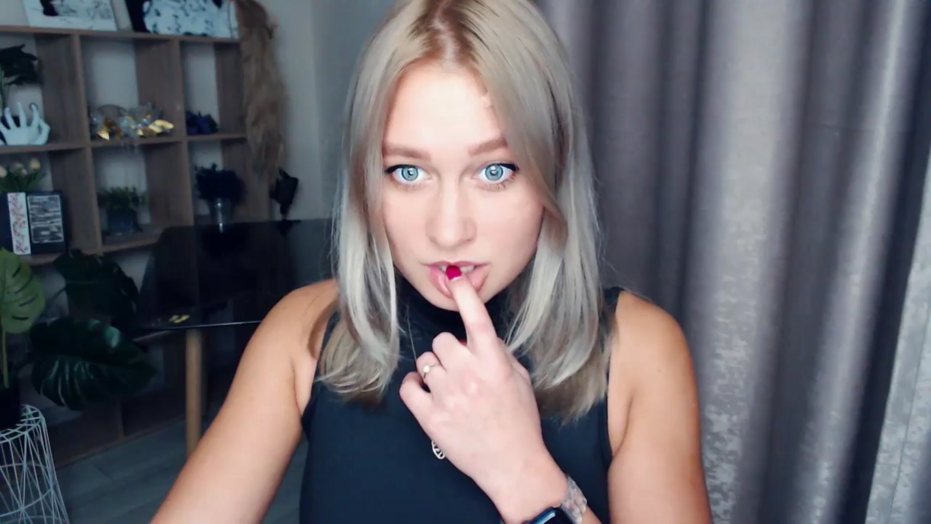 Gallery image thumbnail from Kukla_kolduna's myfreecams stream on, 11/06/2025, 16:21 image 19 of 20