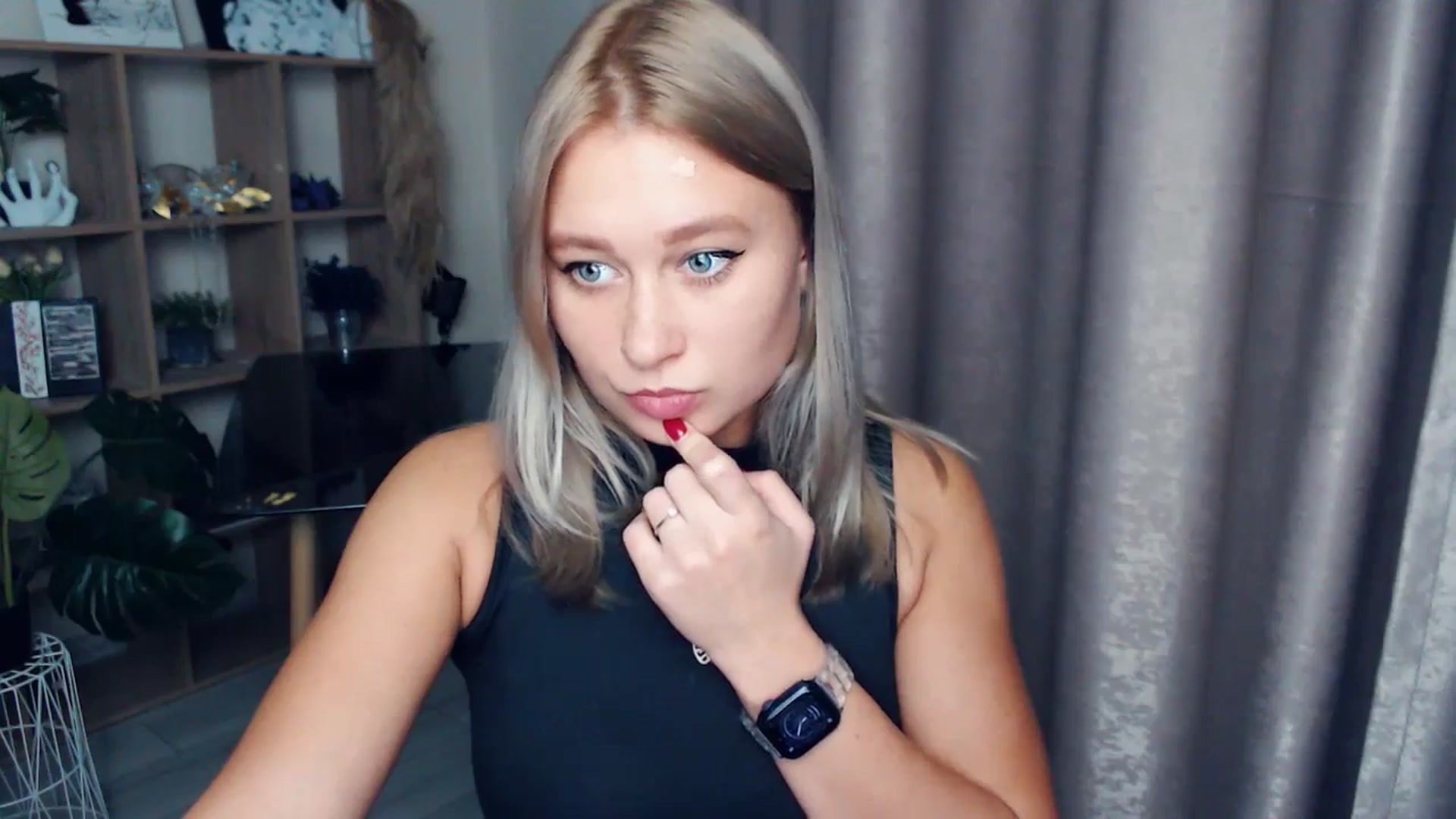 Gallery image thumbnail from Kukla_kolduna's myfreecams stream on, 11/06/2025, 16:21 image 13 of 20